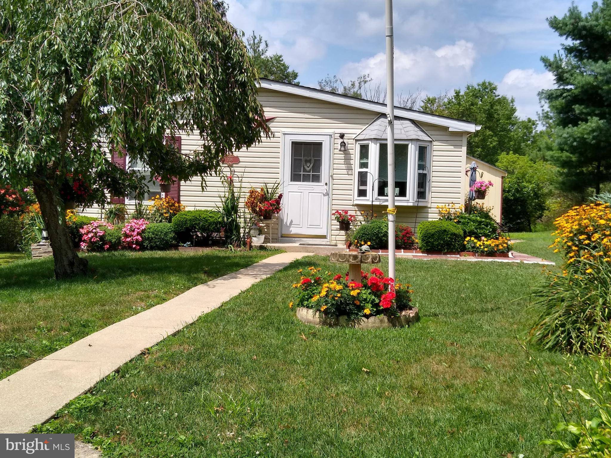 Souderton, PA 18964,208 CHATHAM CT