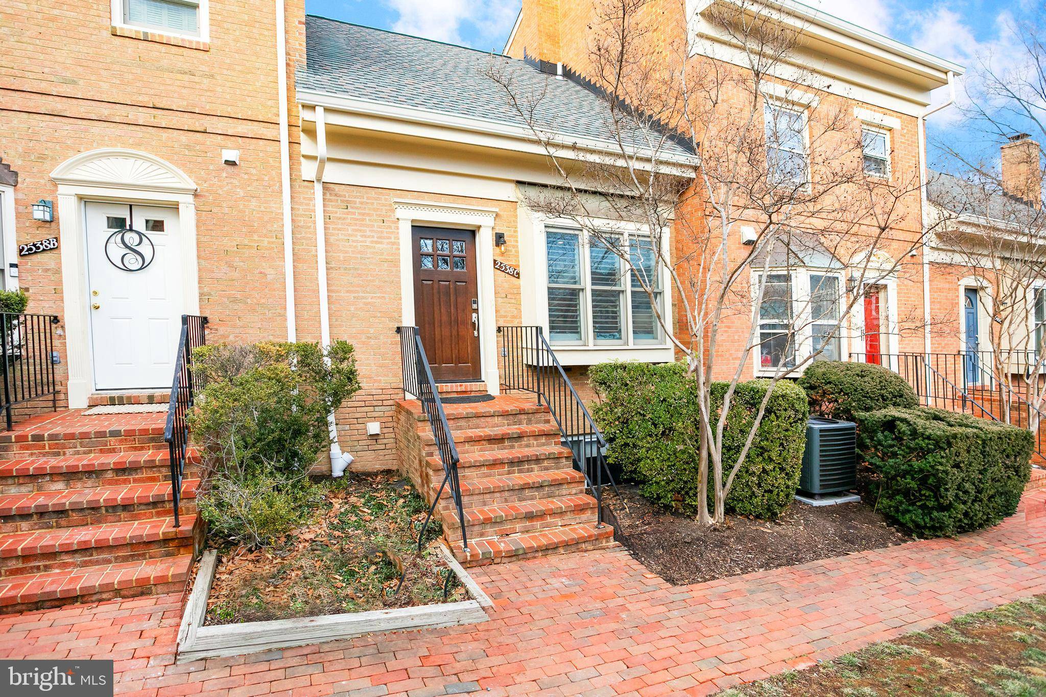 Arlington, VA 22201,2538 FAIRFAX DR #C