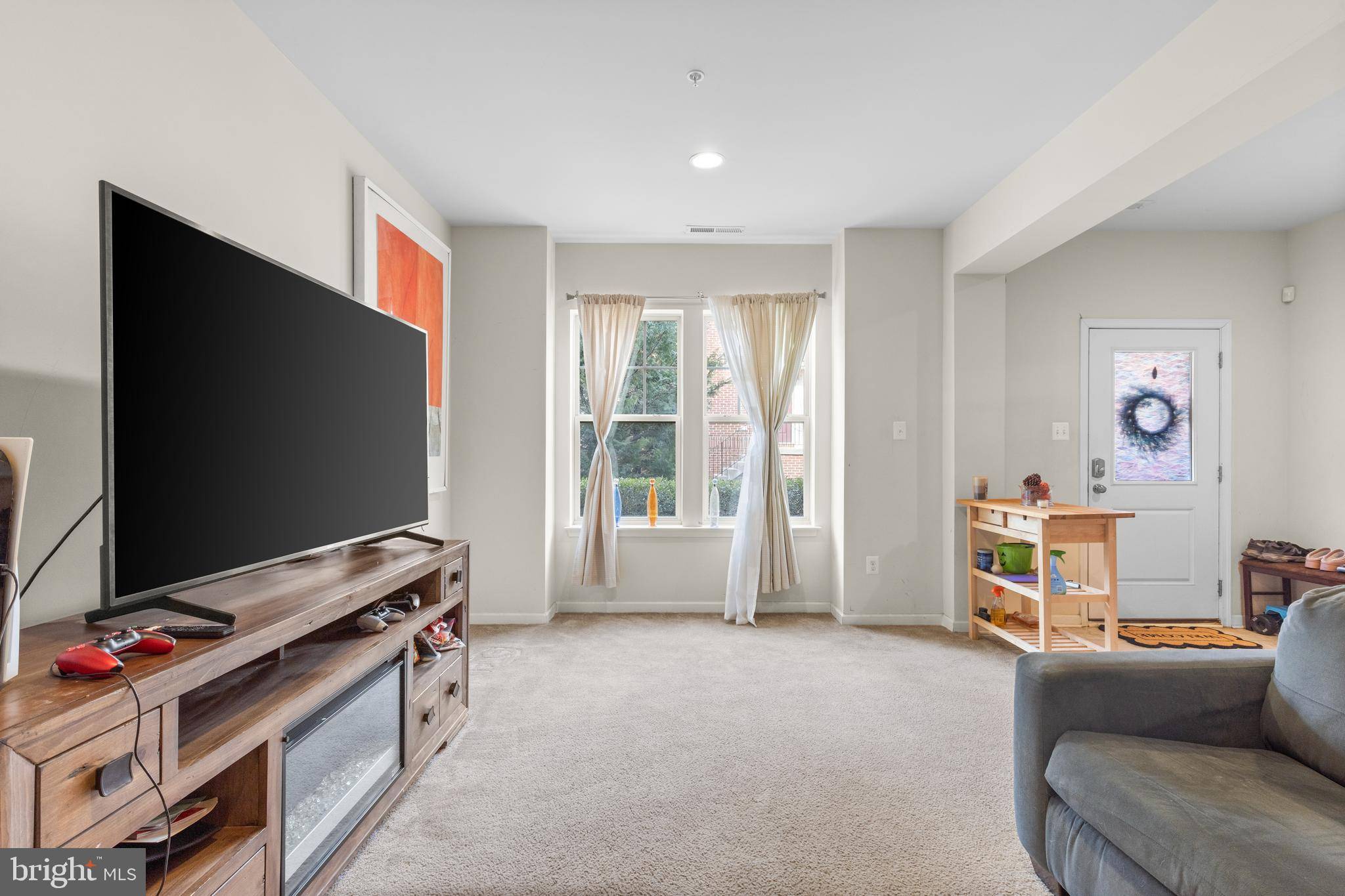Waldorf, MD 20601,9824 USHERS PL