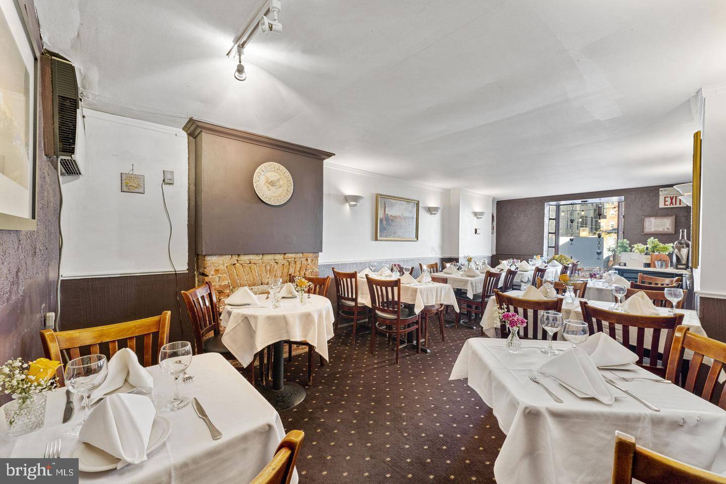 Philadelphia, PA 19103,2048 SANSOM ST