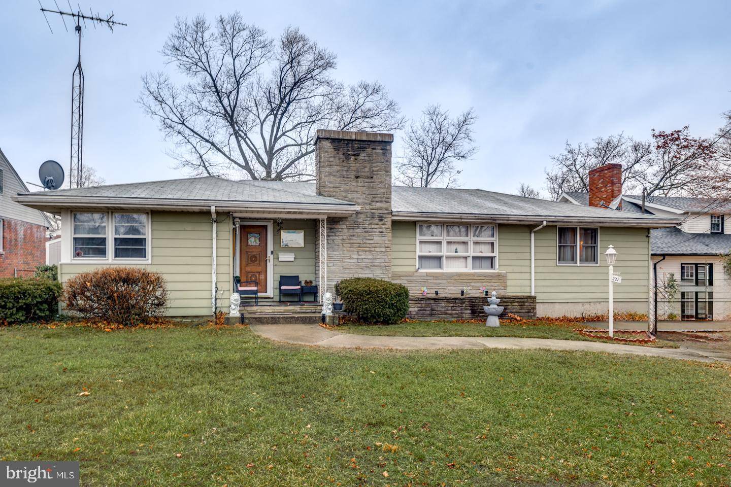 Woodbury, NJ 08096,221 S COLUMBIA ST
