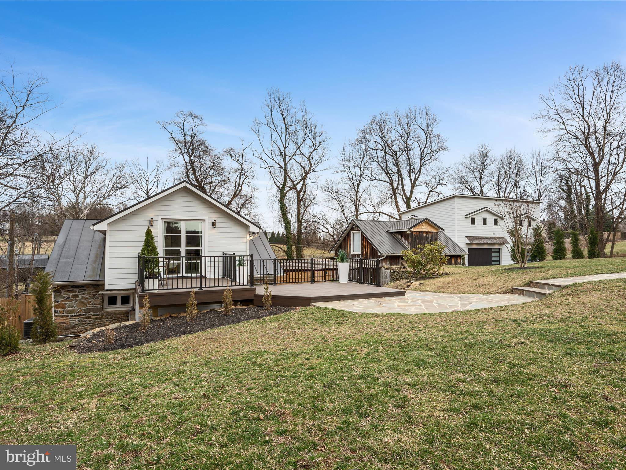 Round Hill, VA 20141,35500 TROON CT
