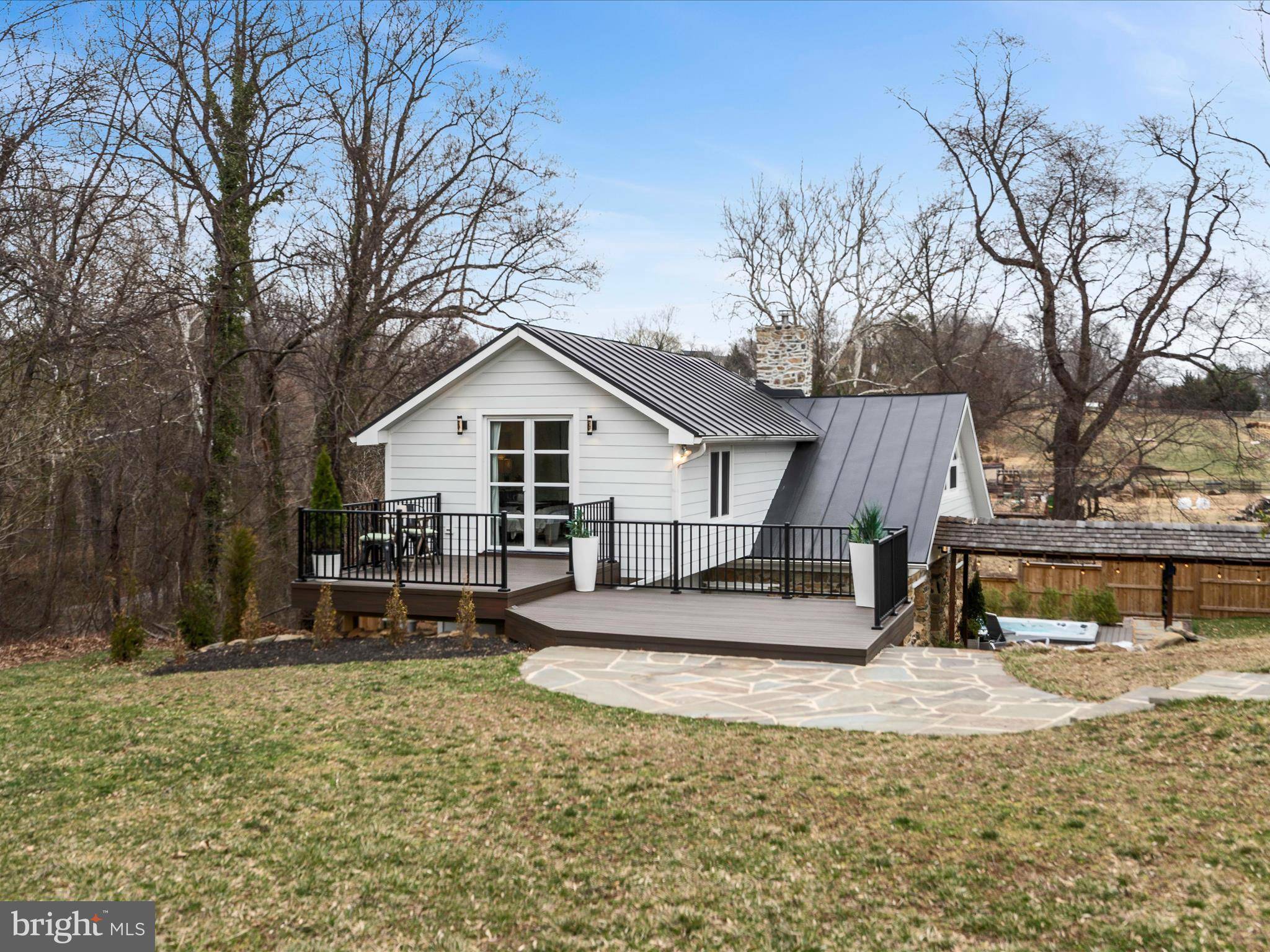 Round Hill, VA 20141,35500 TROON CT