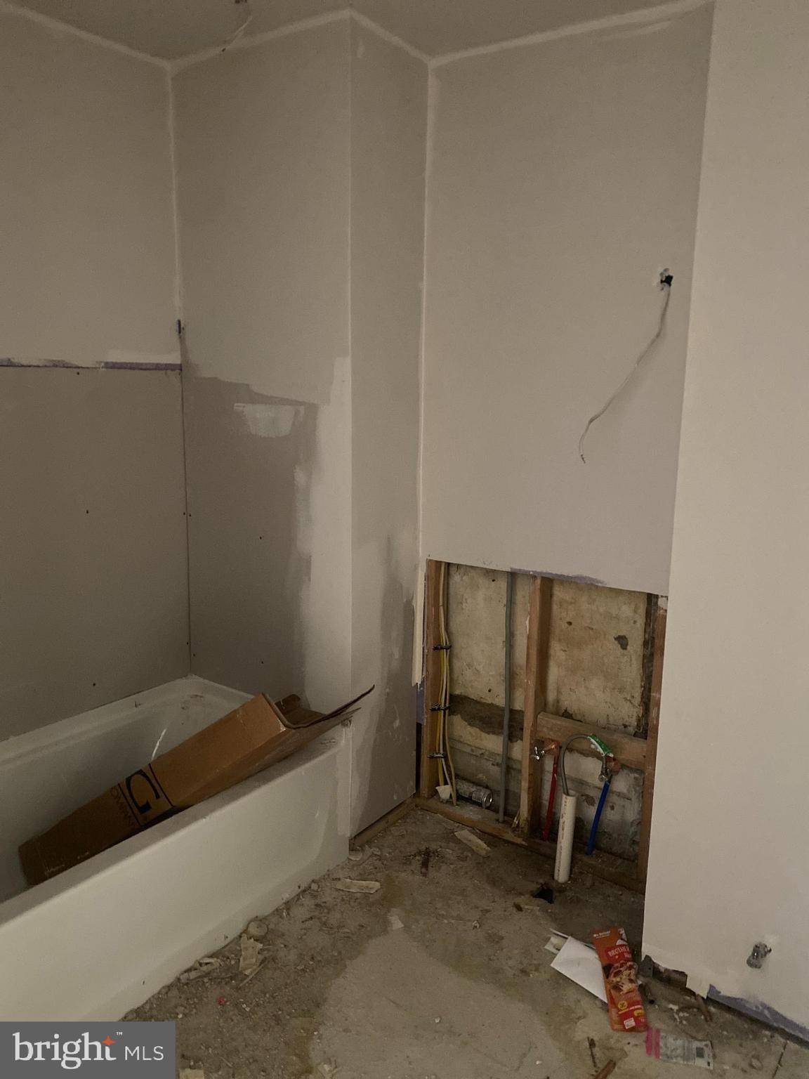 Philadelphia, PA 19120,729 W ROCKLAND ST