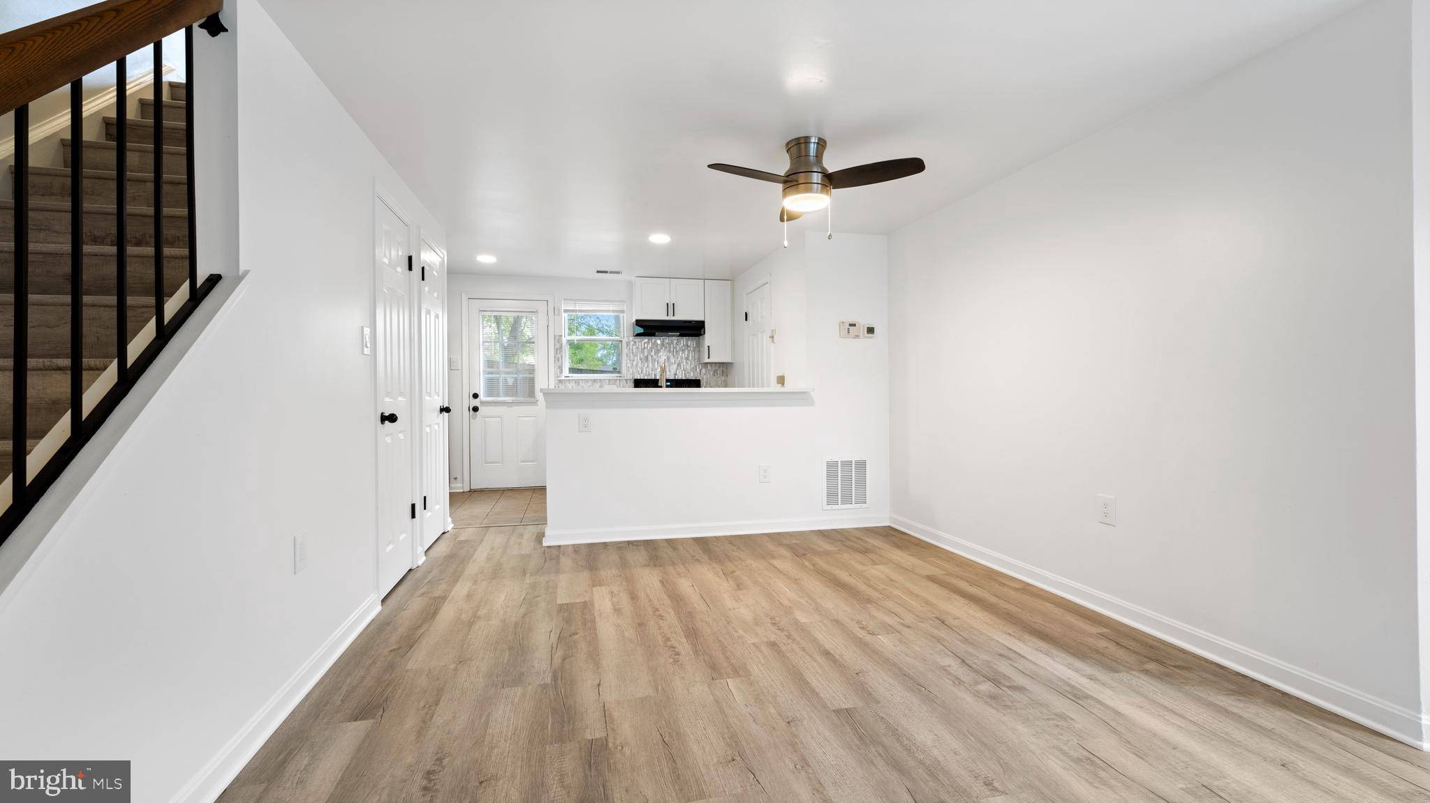Alexandria, VA 22309,4389 PEMBROOK VILLAGE DR #83