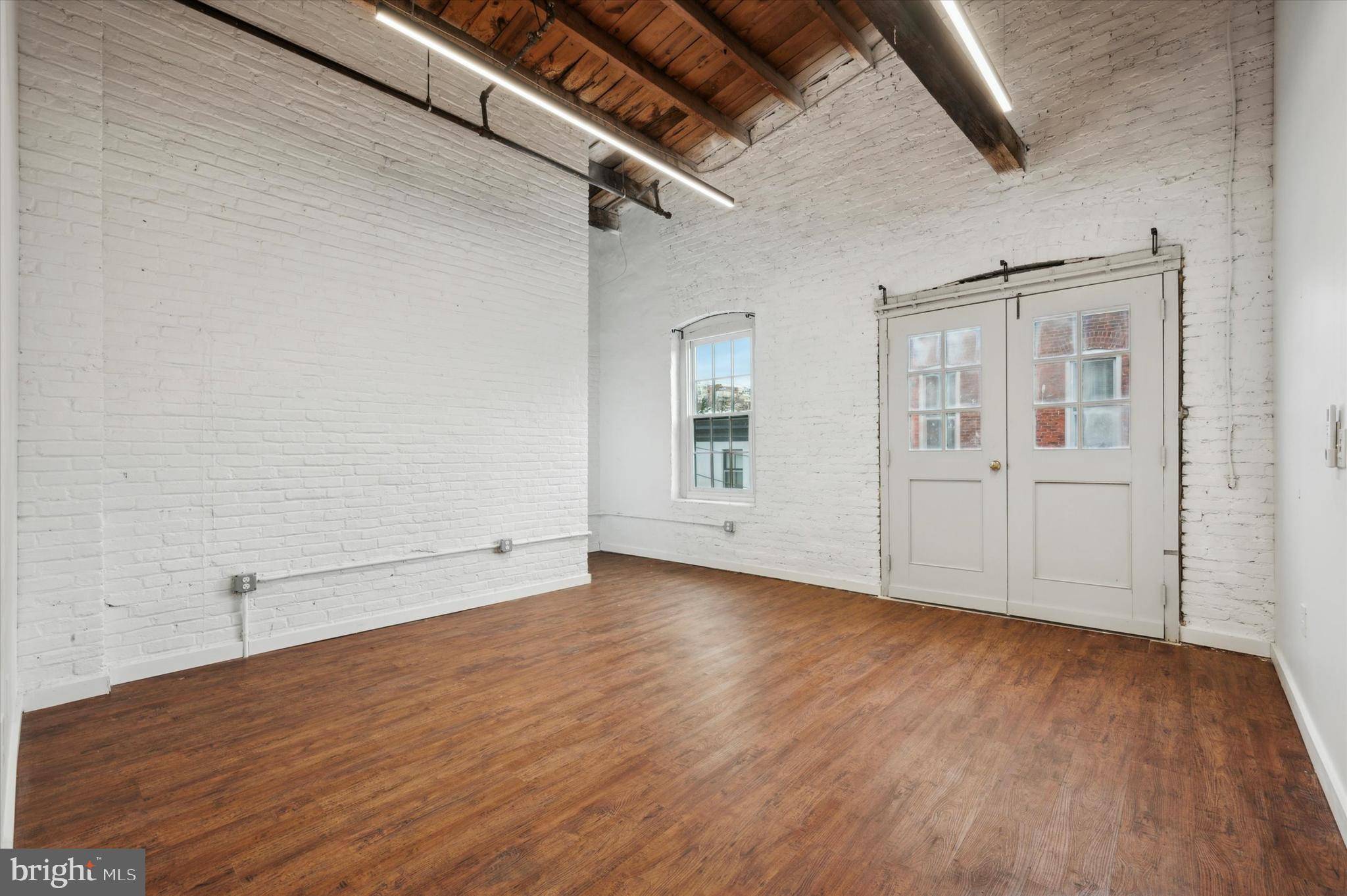 Philadelphia, PA 19127,106-12 GAY ST #1 - 3RD FLOOR