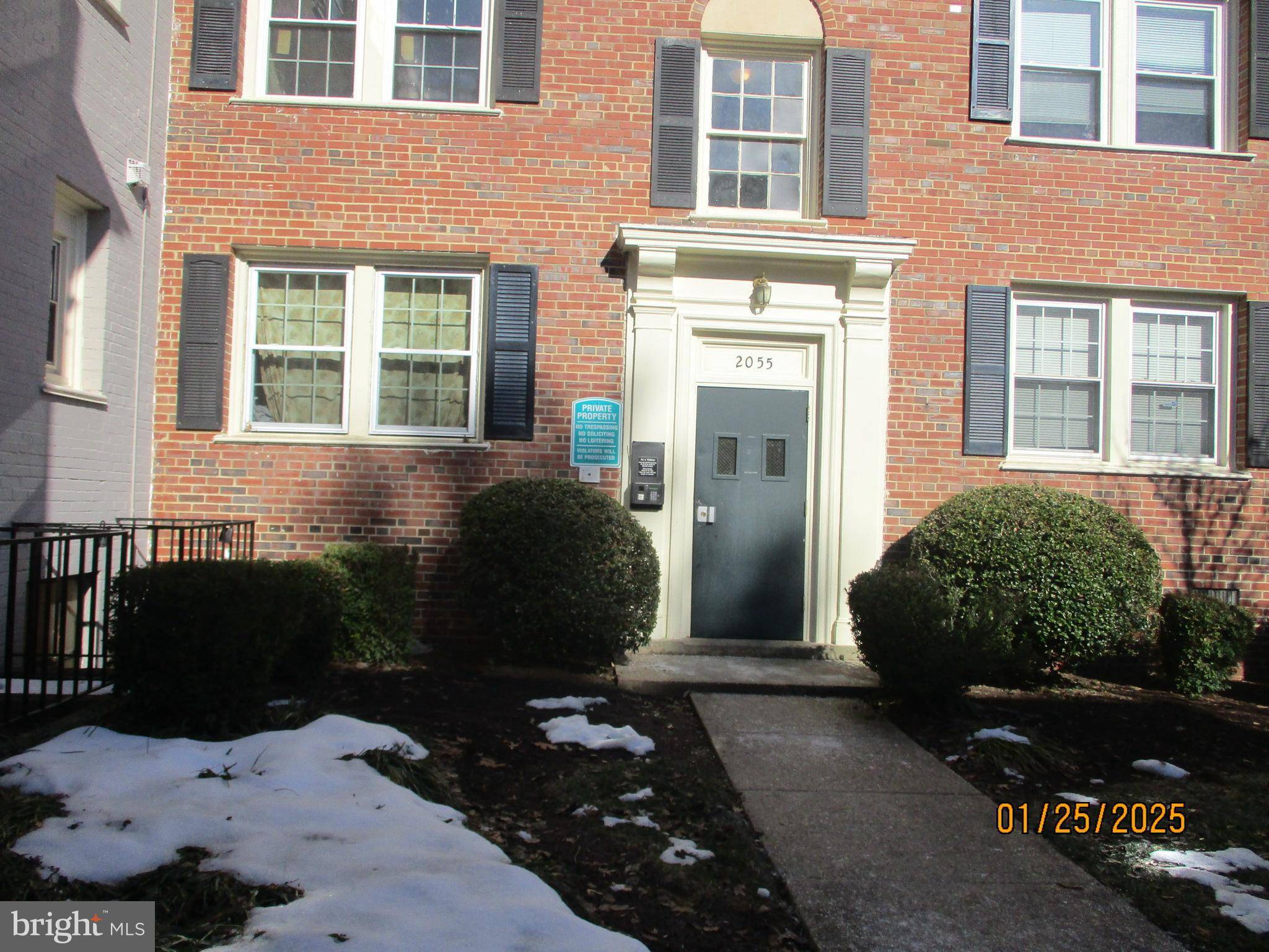 Washington, DC 20020,2055 38TH ST SE #201