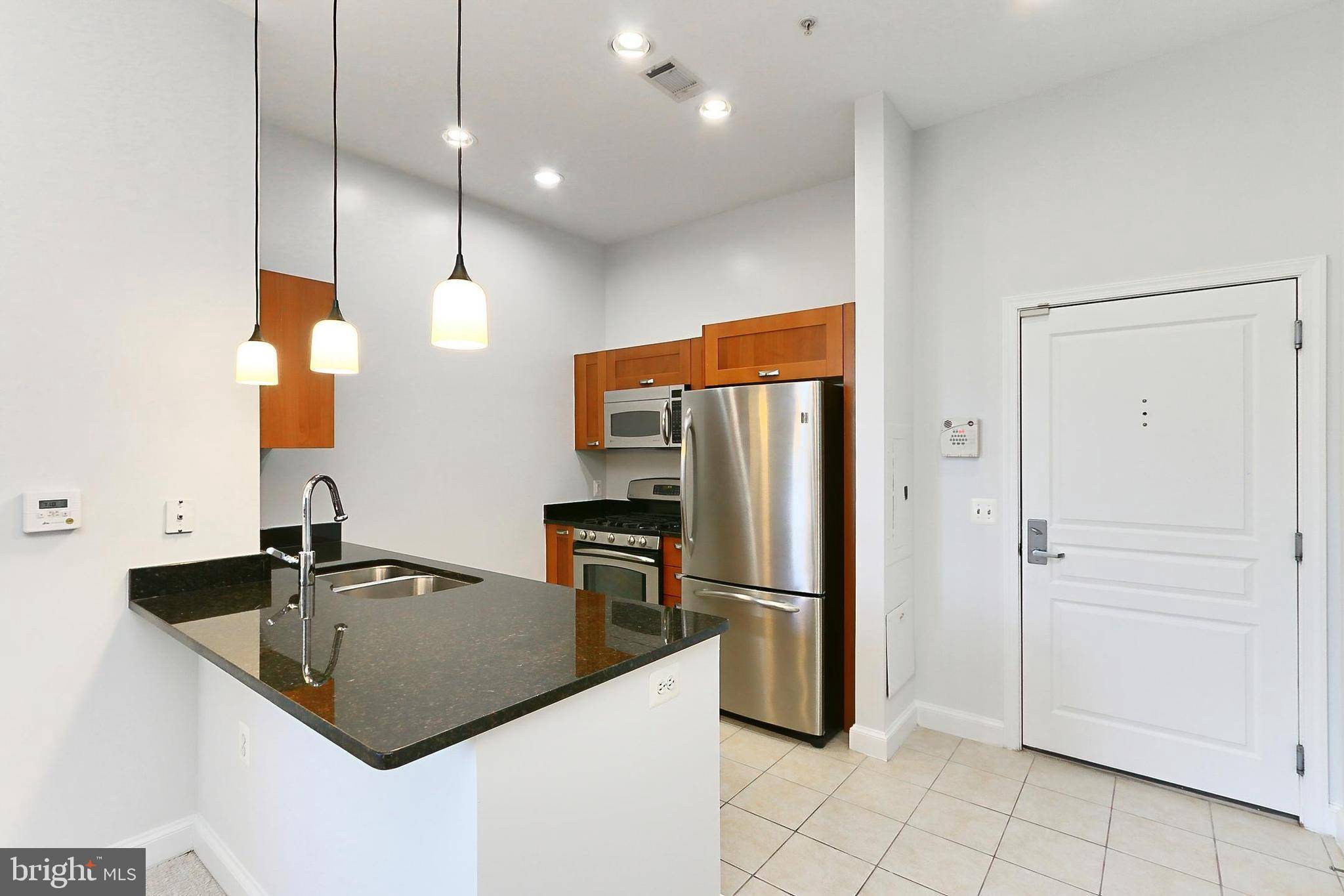 Alexandria, VA 22303,2451 MIDTOWN AVE #109