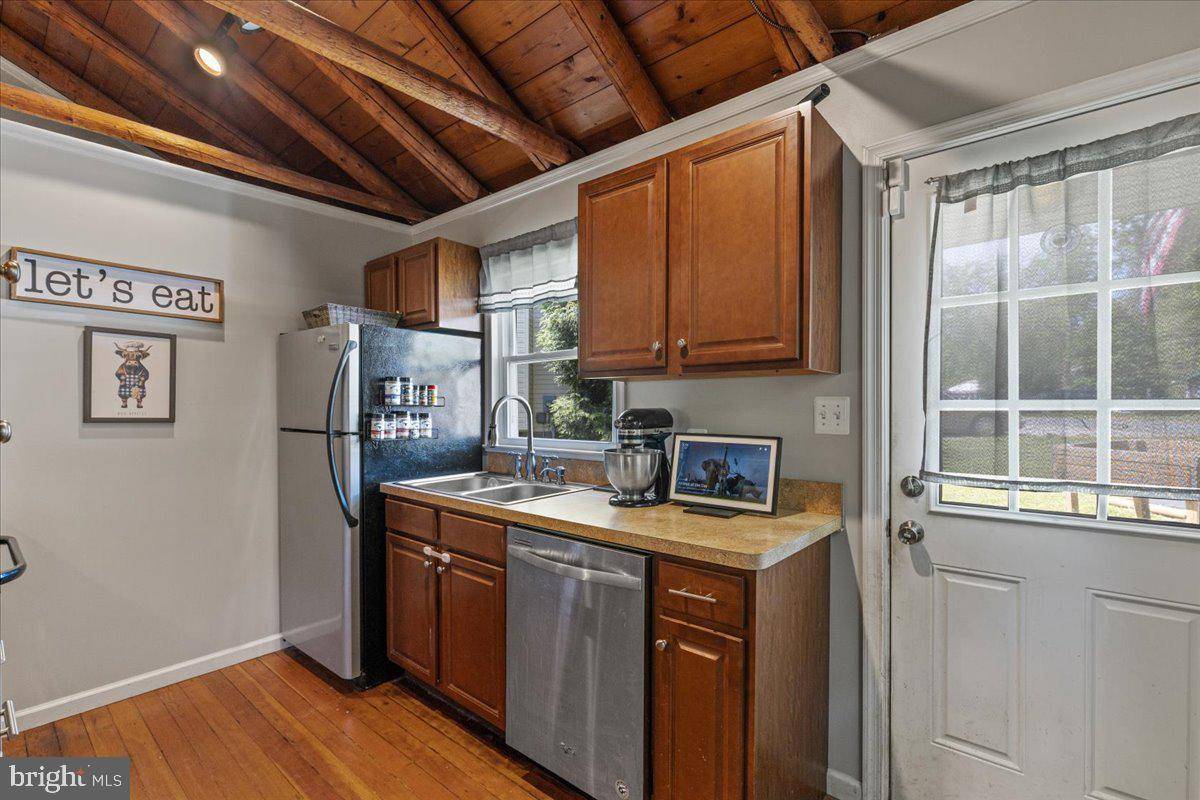Lusby, MD 20657,976 EAGLE POINT