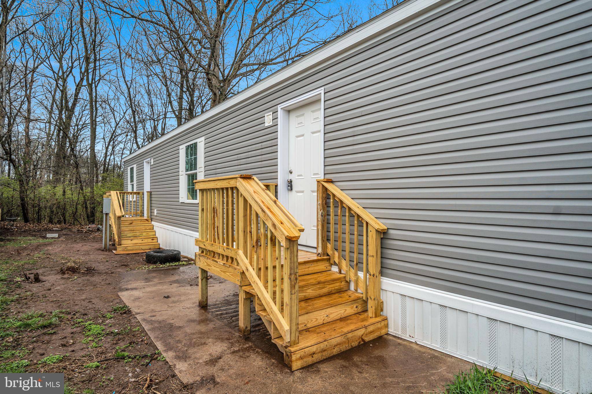 Thomasville, PA 17364,12 MOBILE DR