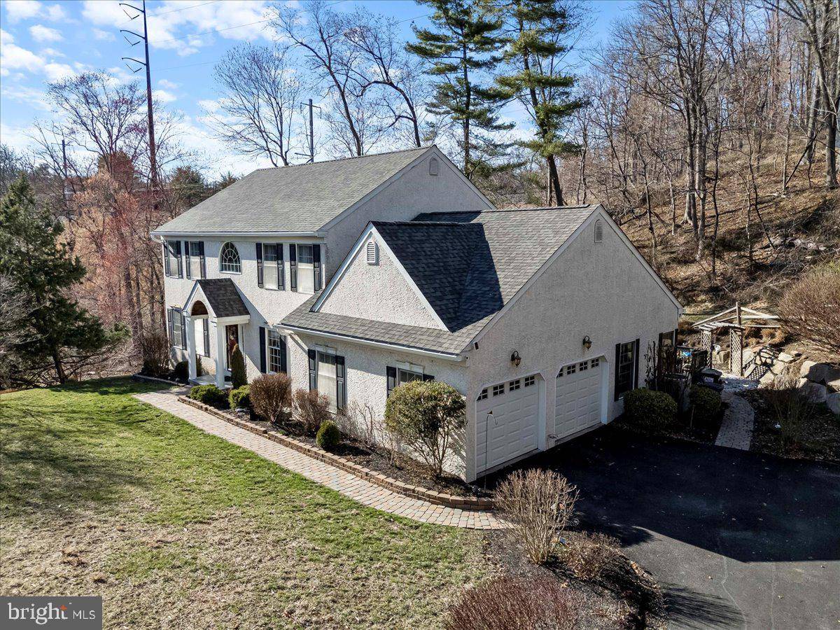Media, PA 19063,28 STABLE LN