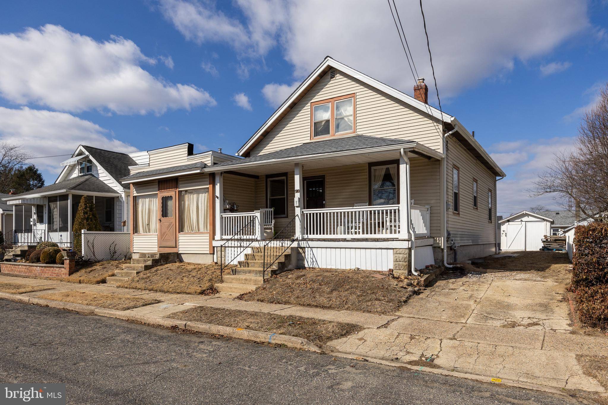 Burlington, NJ 08016,910 WOODLAND AVE