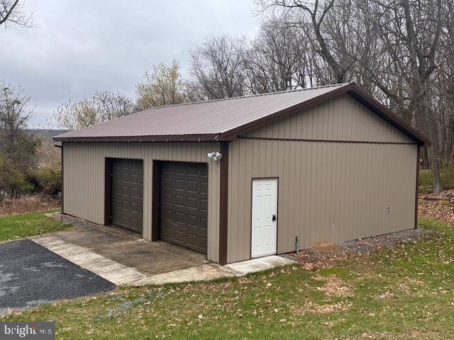 Temple, PA 19560,2208 HERB RD