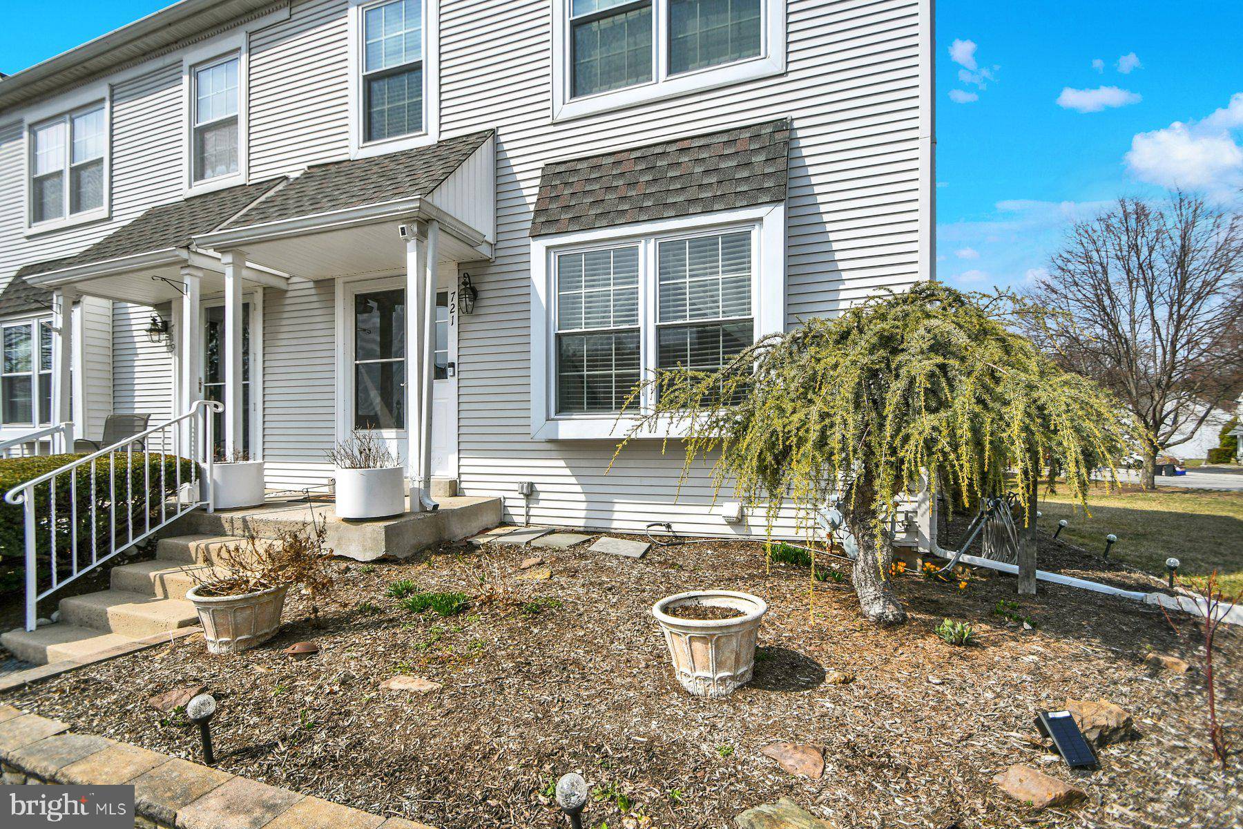 Norristown, PA 19403,721 SANDALWOOD LN
