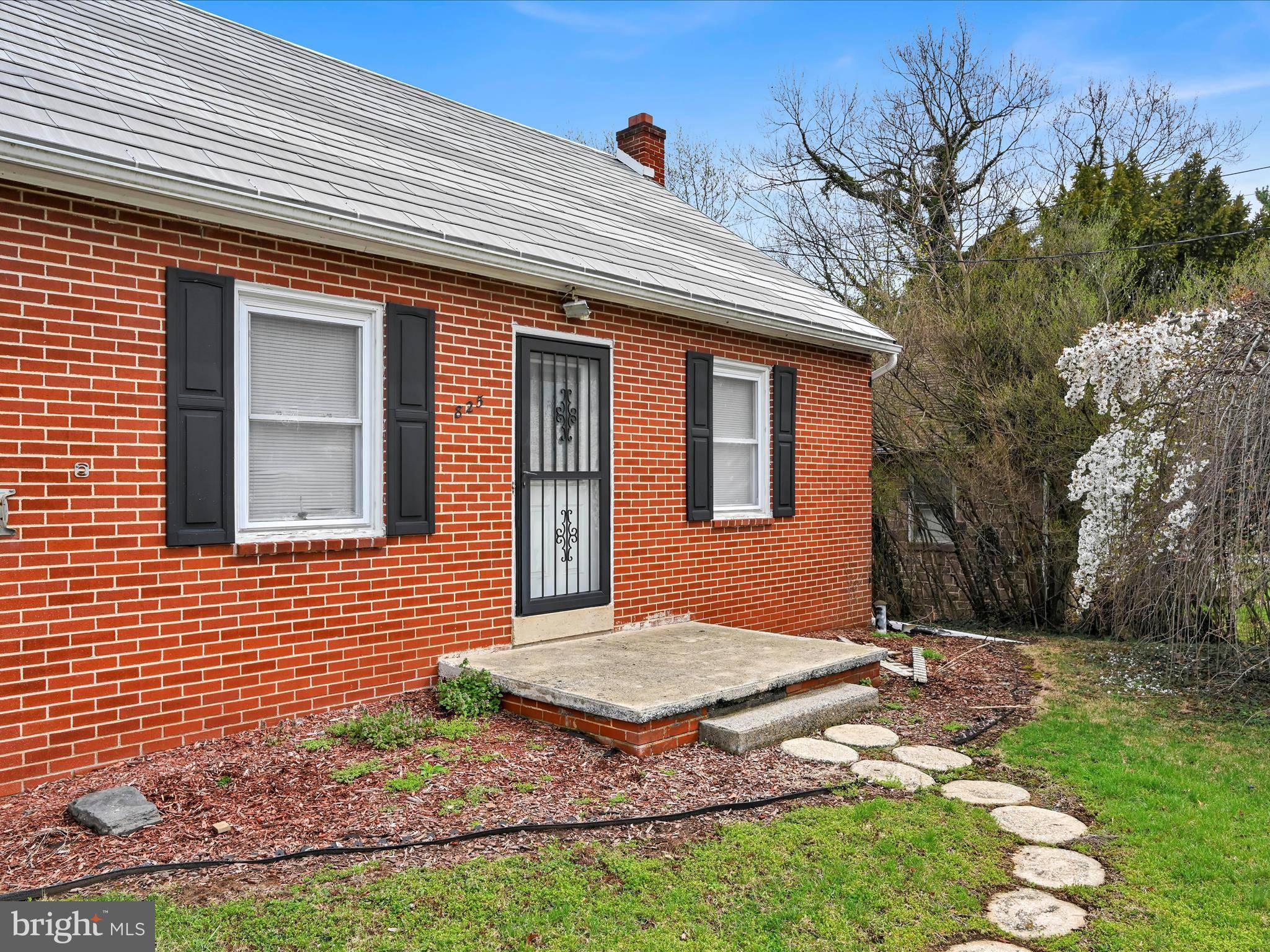 Elizabethtown, PA 17022,825 N HANOVER ST