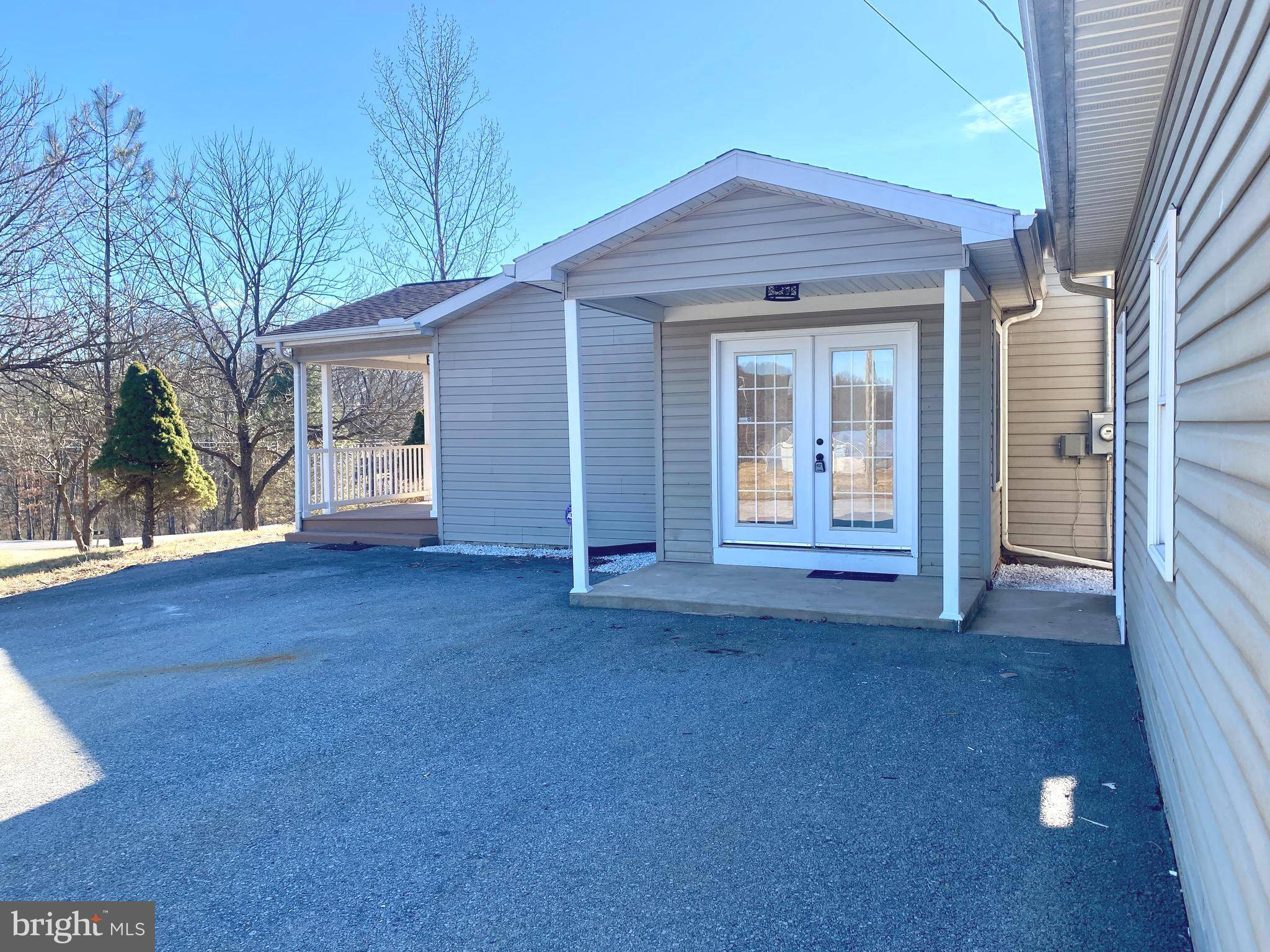 Hedgesville, WV 25427,171 CLONE RUN RD