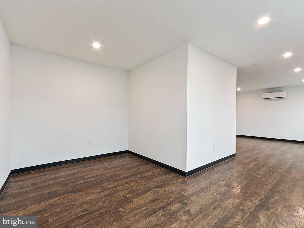 Langhorne, PA 19047,22-24 W LINCOLN HWY