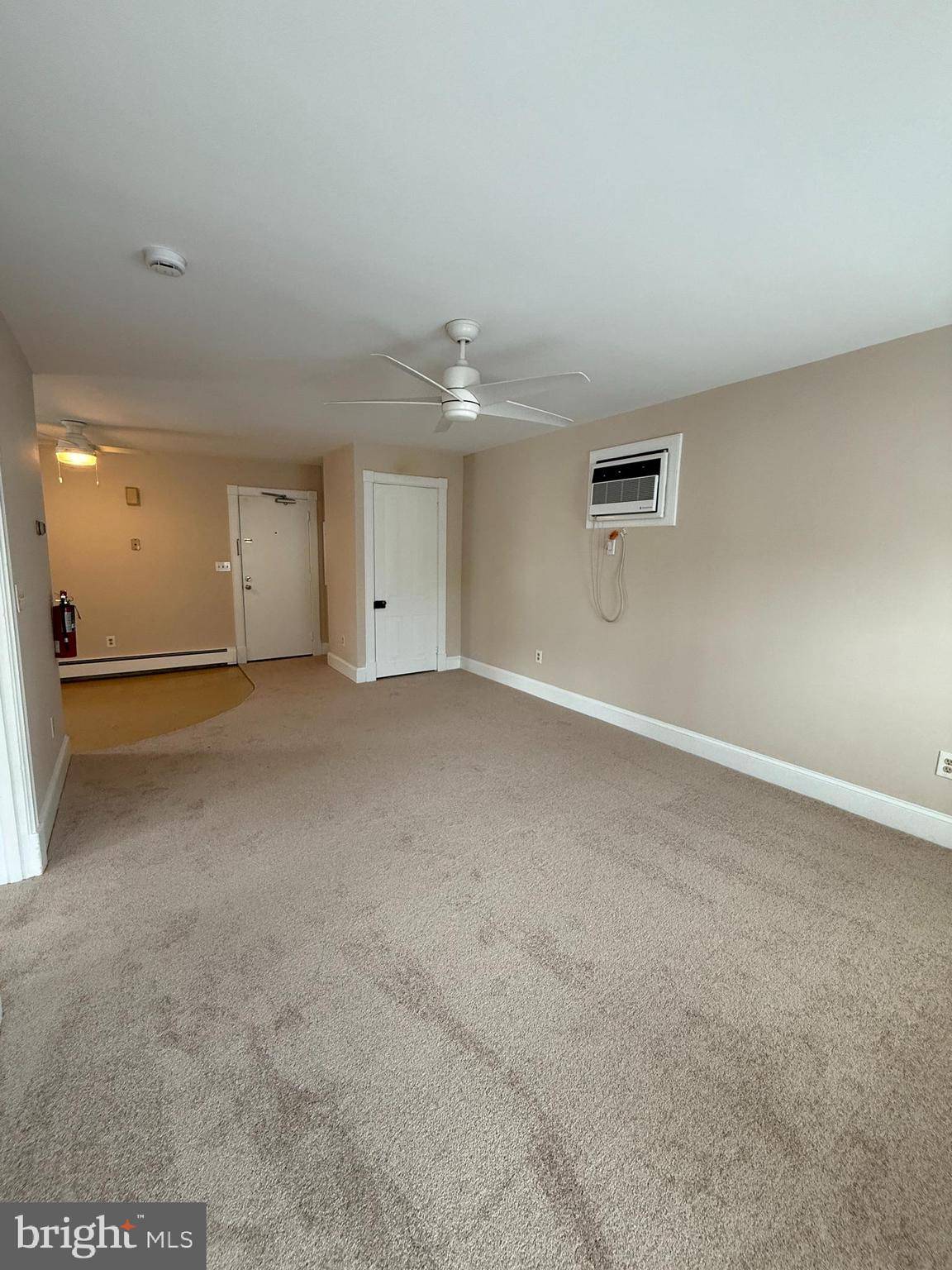 Lambertville, NJ 08530,74 N MAIN ST #3