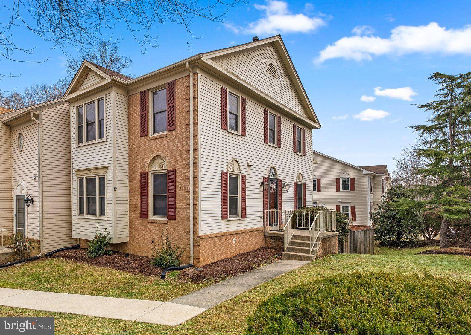 Springfield, VA 22152,7215 BURTON HILL CT