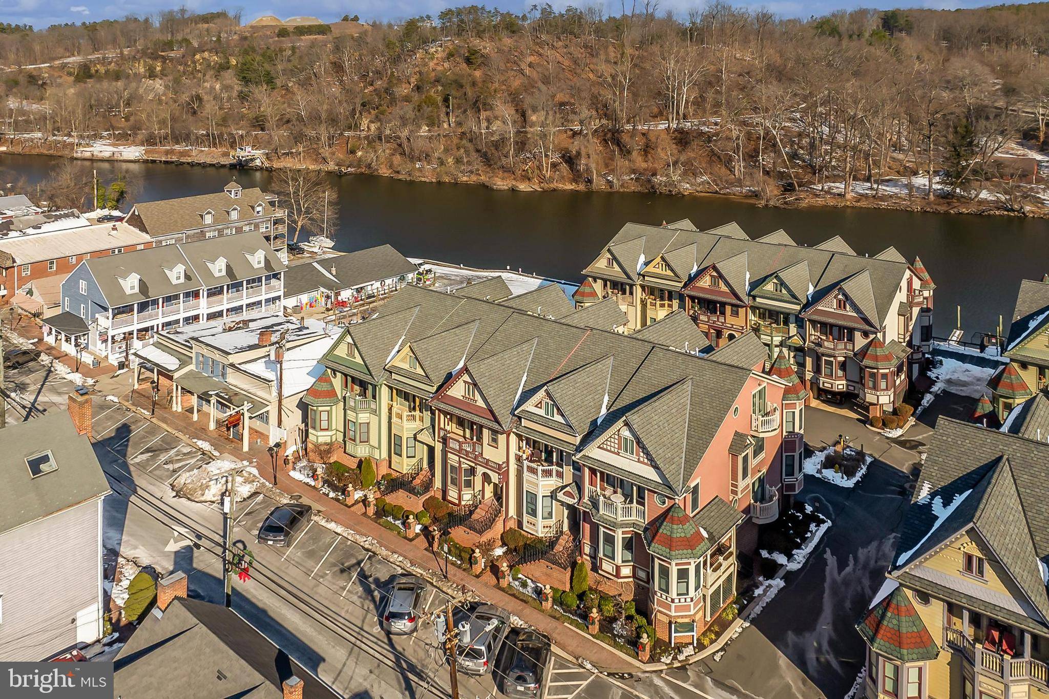 Occoquan, VA 22125,227 MILL ST