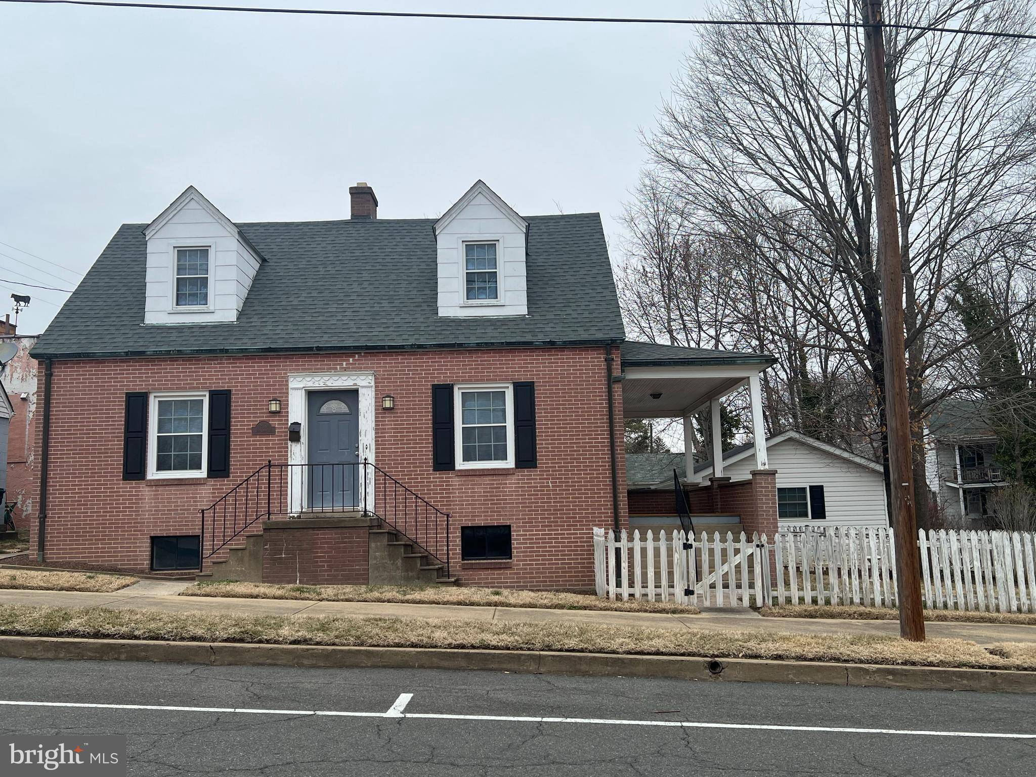 Woodstock, VA 22664,208 W COURT ST