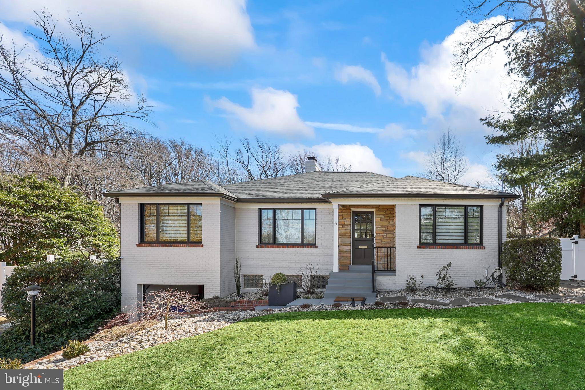 Chevy Chase, MD 20815,5 SPRING HILL CT