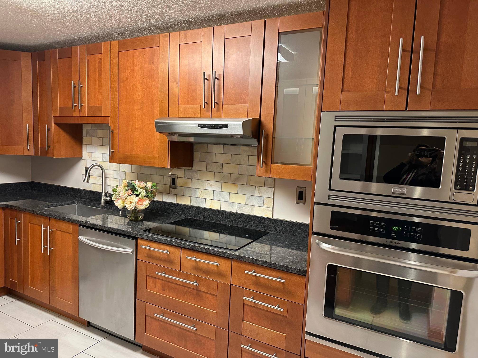 Alexandria, VA 22304,307 YOAKUM PKWY #609
