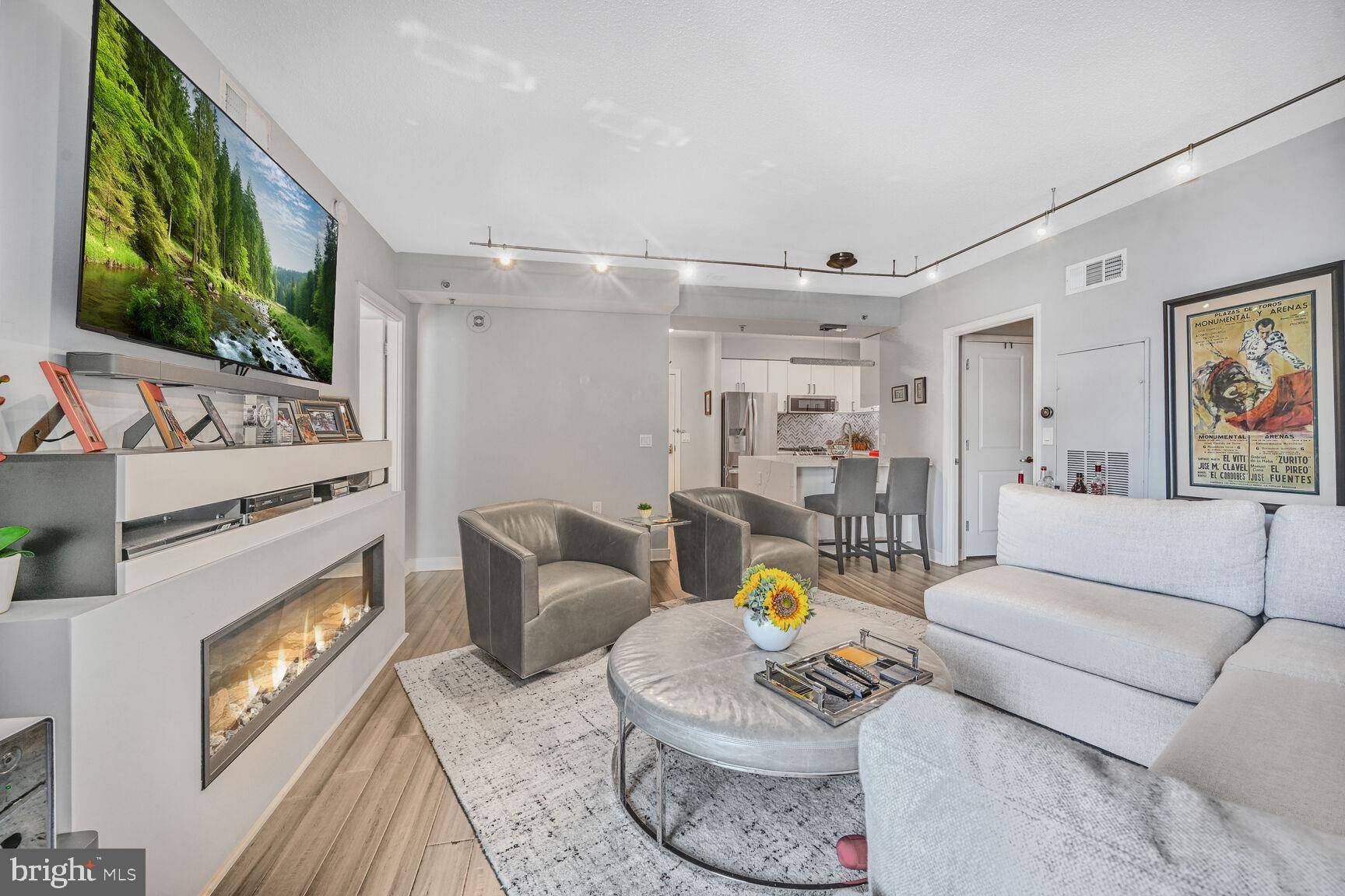Washington, DC 20001,555 MASSACHUSETTS AVE NW #1215
