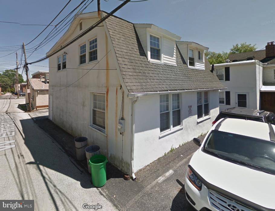 Media, PA 19063,9 W FRONT ST