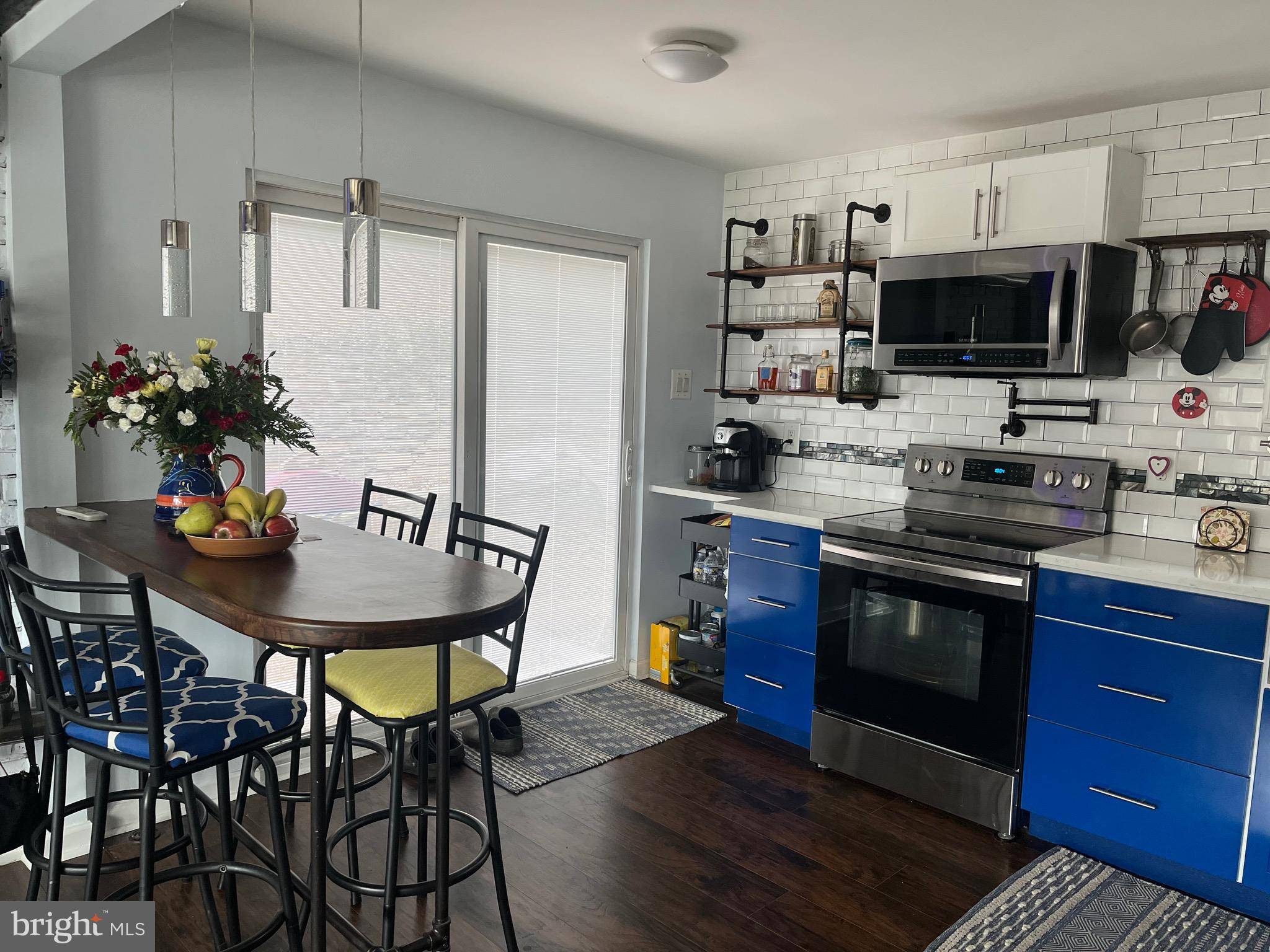 Feasterville Trevose, PA 19053,936 WOOD RD