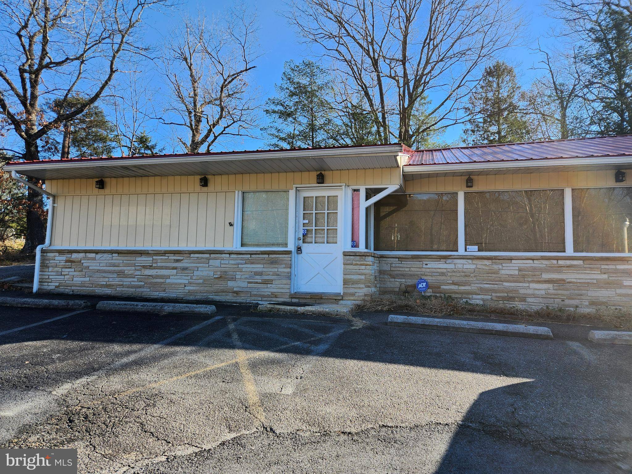 Berkeley Springs, WV 25411,9349 VALLEY RD #107