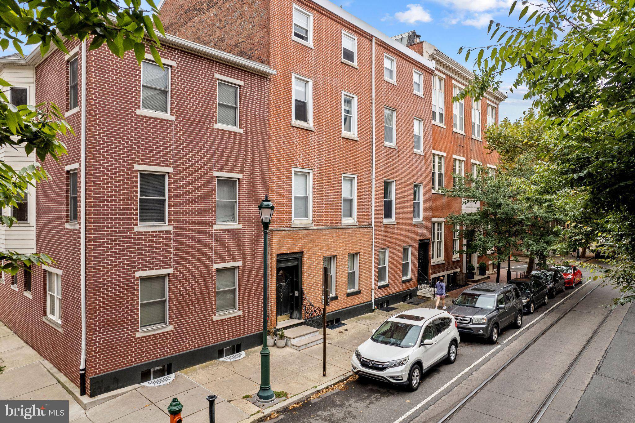 Philadelphia, PA 19107,303 S 11TH ST #9