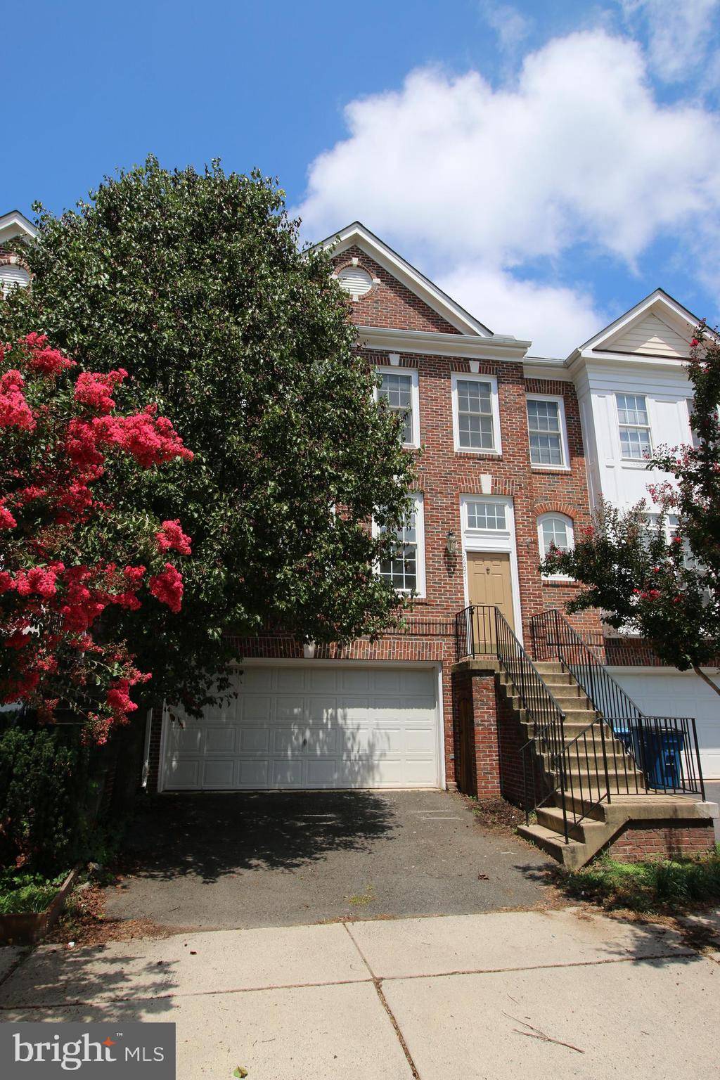 Chantilly, VA 20152,26071 NIMBLETON SQ