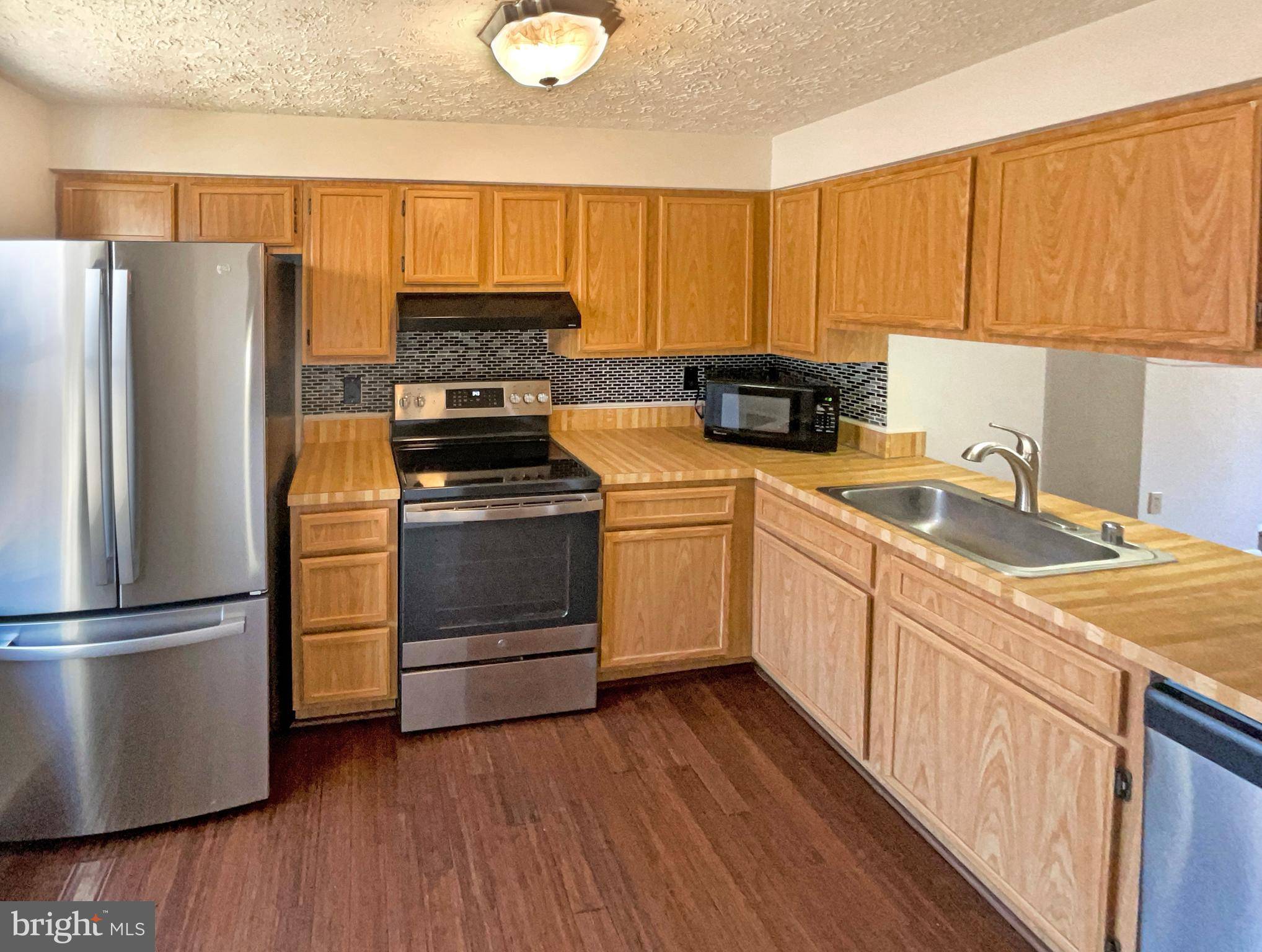 Woodbridge, VA 22192,1632 THENIA PL #5