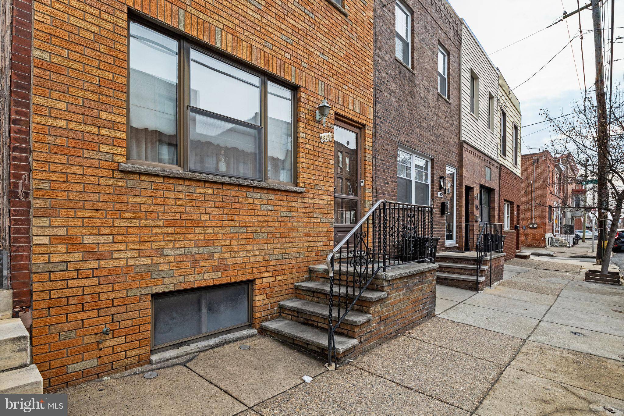 Philadelphia, PA 19148,1921 S 10TH ST