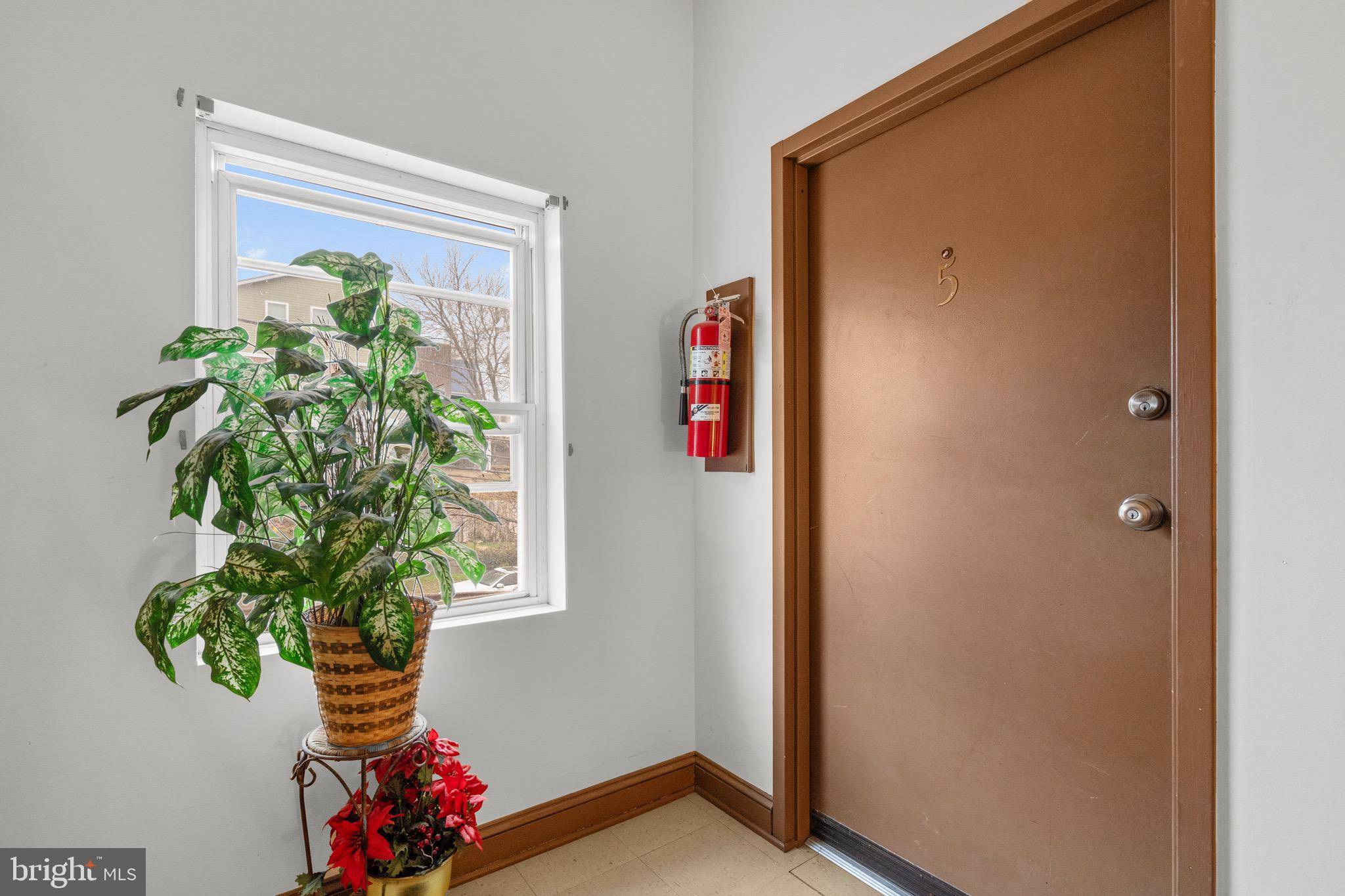 Washington, DC 20020,2834 R ST SE #5