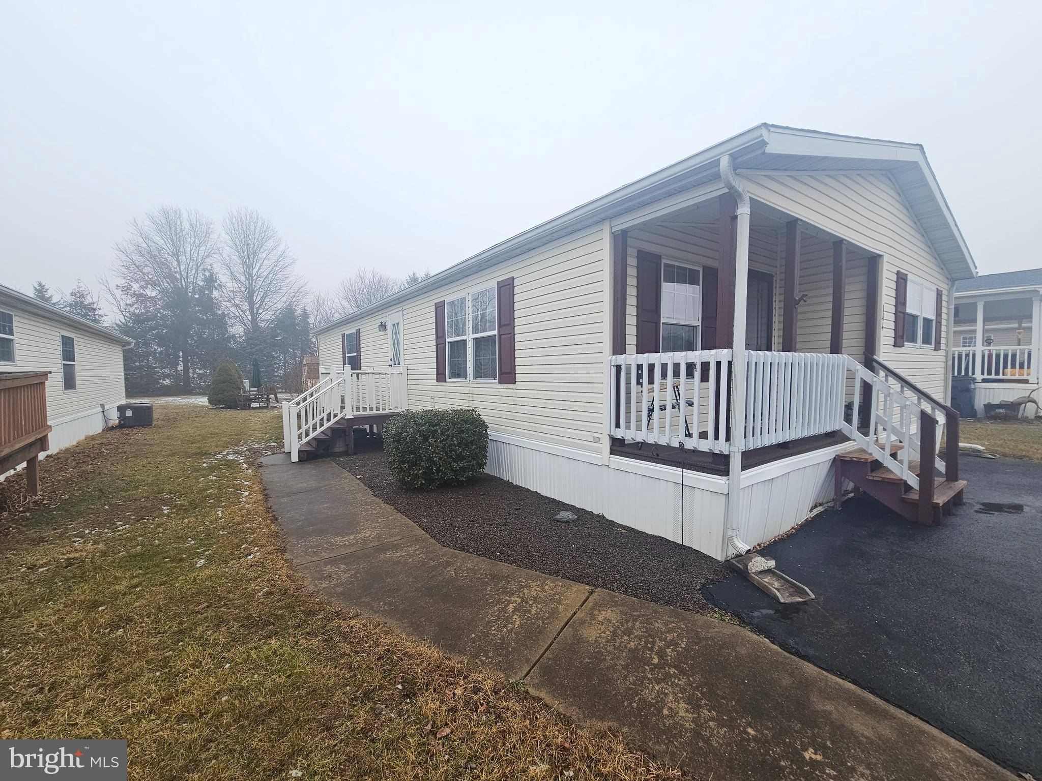 Ephrata, PA 17522,144 TULIP CIR