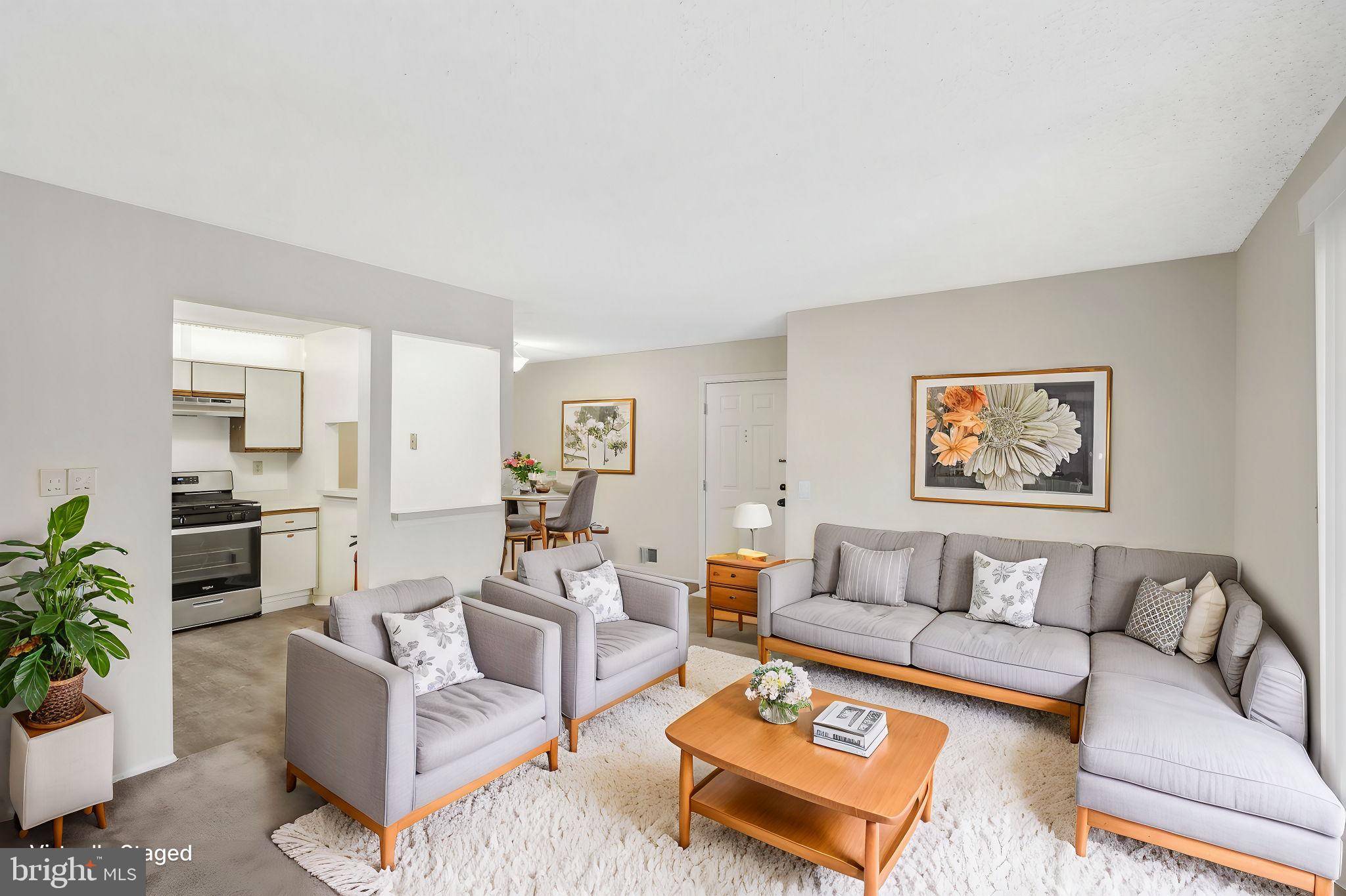 Franklin Park, NJ 08823,88 LINDSEY CT