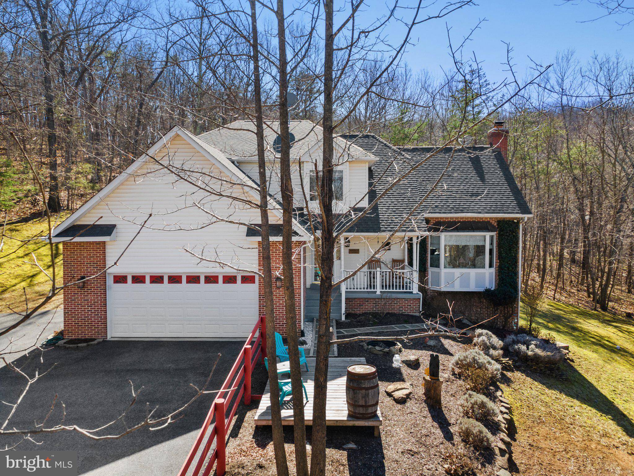 Delaplane, VA 20144,3631 N RED OAK LN