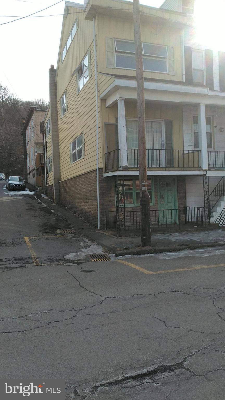 Mahanoy City, PA 17948,438 E MAHANOY ST