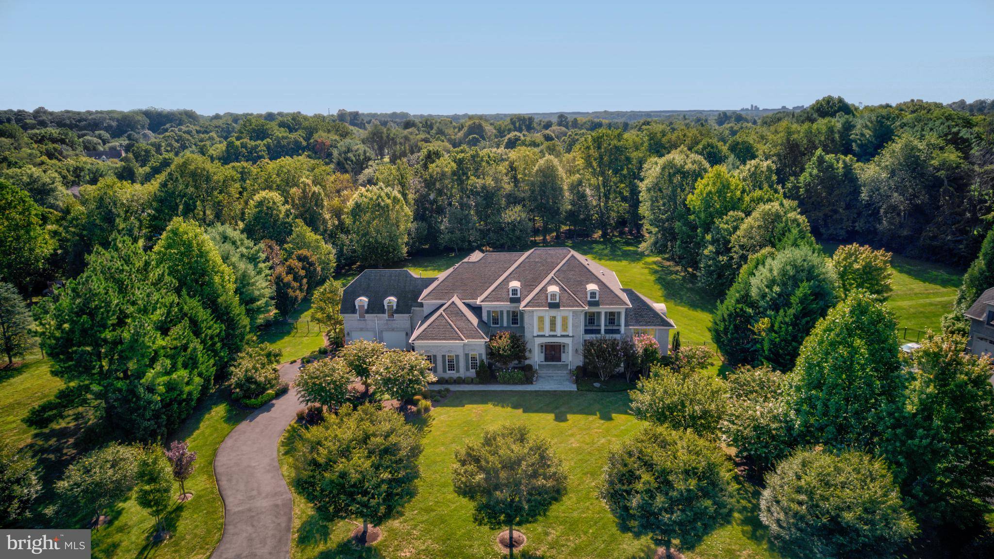 Great Falls, VA 22066,857 NICHOLAS RUN DR