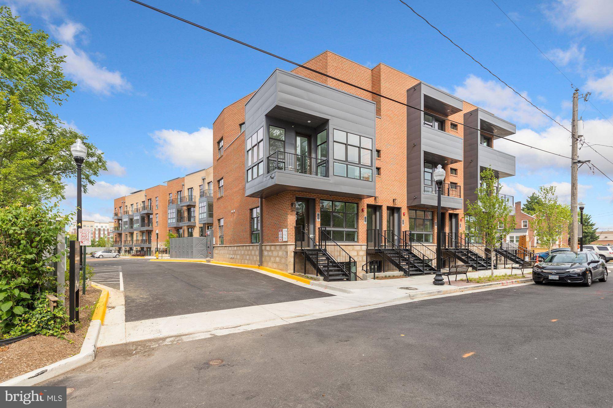 Arlington, VA 22204,1102 SOUTH HIGHLAND STREET #2