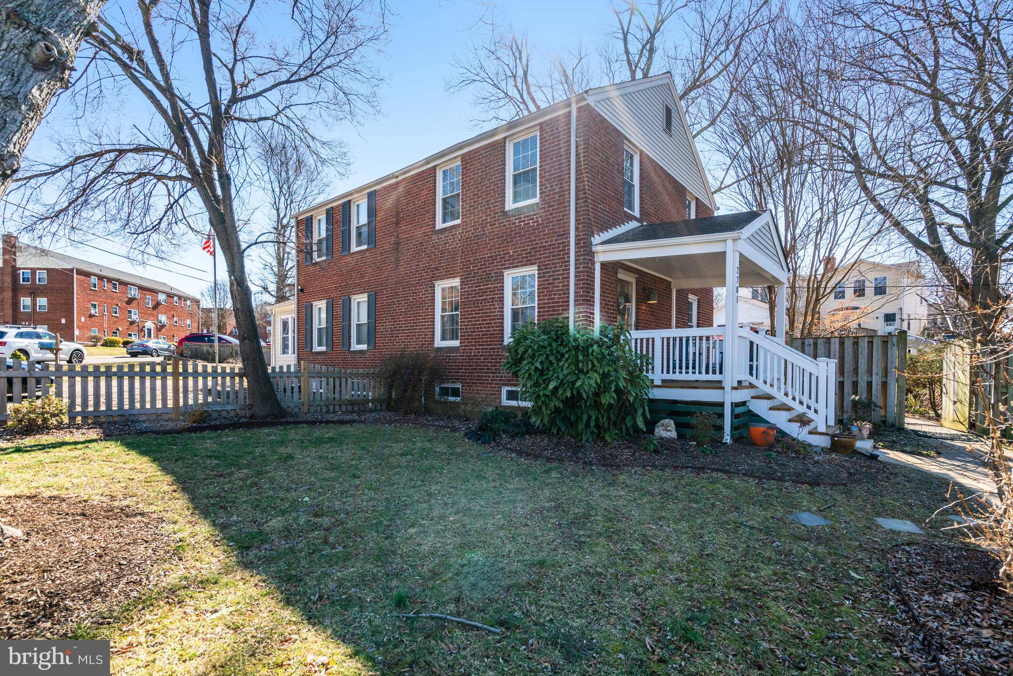 Alexandria, VA 22303,2701 FARNSWORTH DR