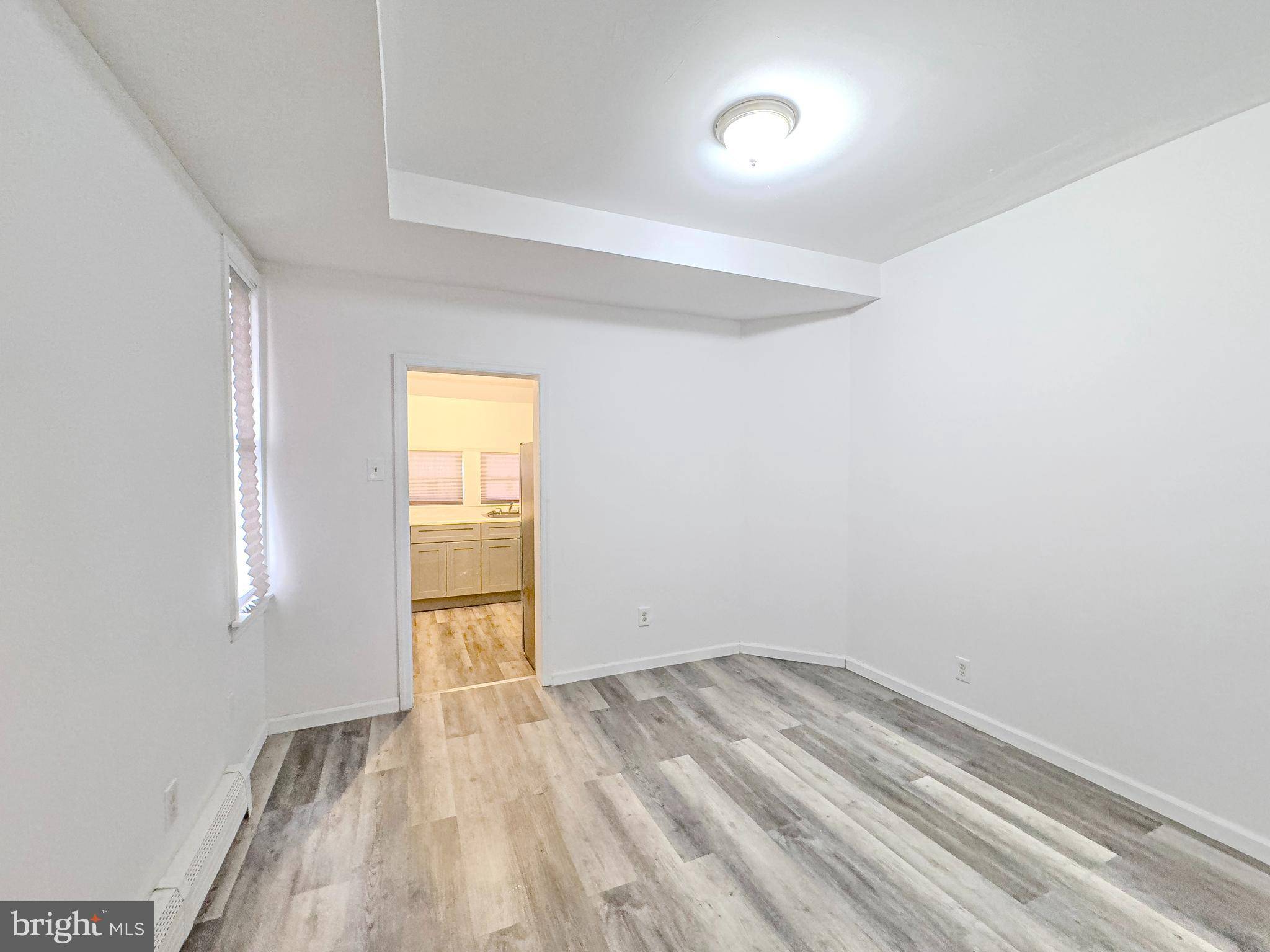 Laurel Springs, NJ 08021,38 BROADWAY #B