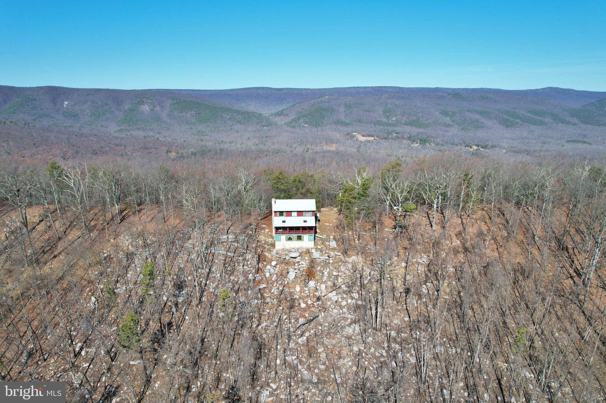 Luray, VA 22835,301 MOUNTAIN TOP DR