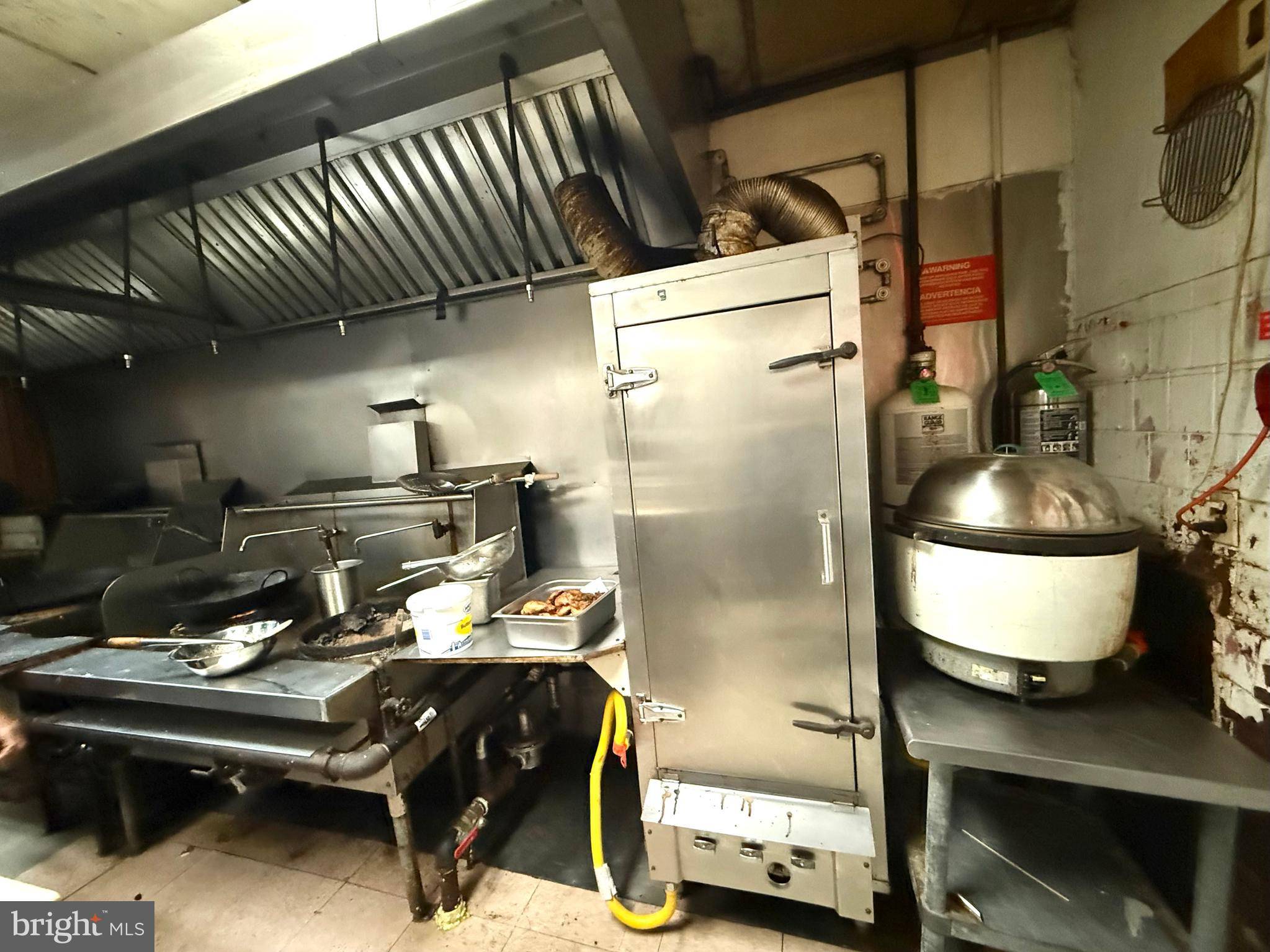 Philadelphia, PA 19148,633 W OREGON AVE