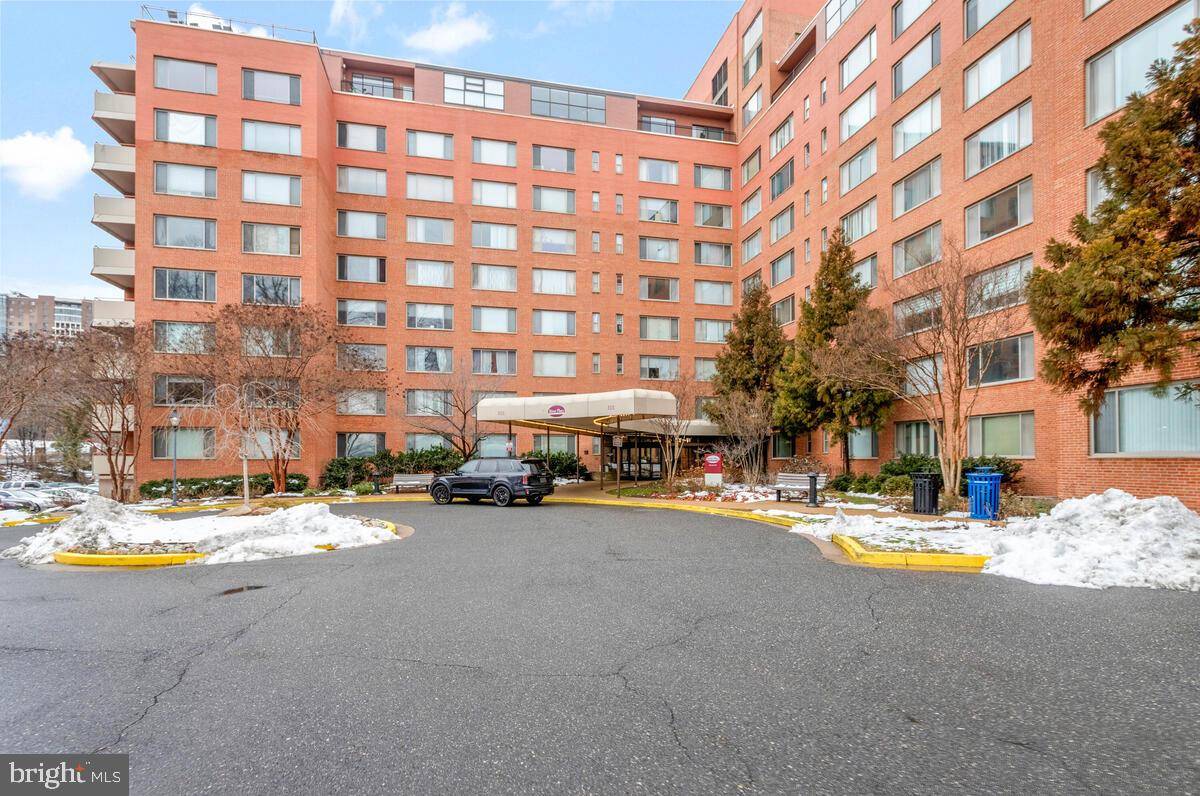 Arlington, VA 22209,1111 ARLINGTON BLVD #925