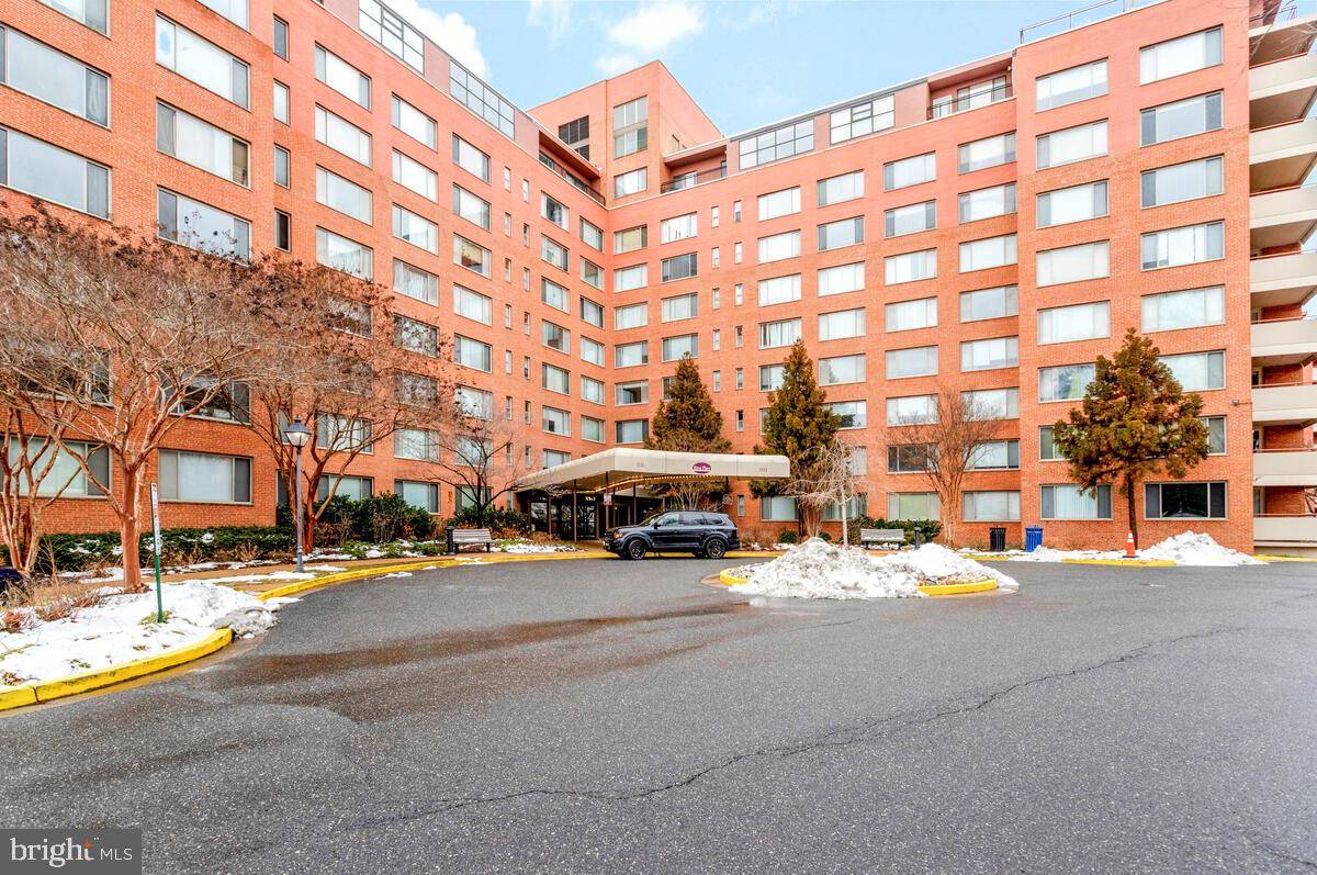 Arlington, VA 22209,1111 ARLINGTON BLVD #925