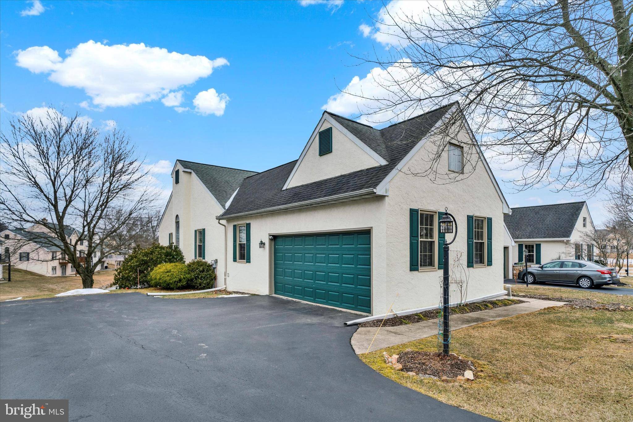 Elverson, PA 19520,14 MEADOWVIEW DR