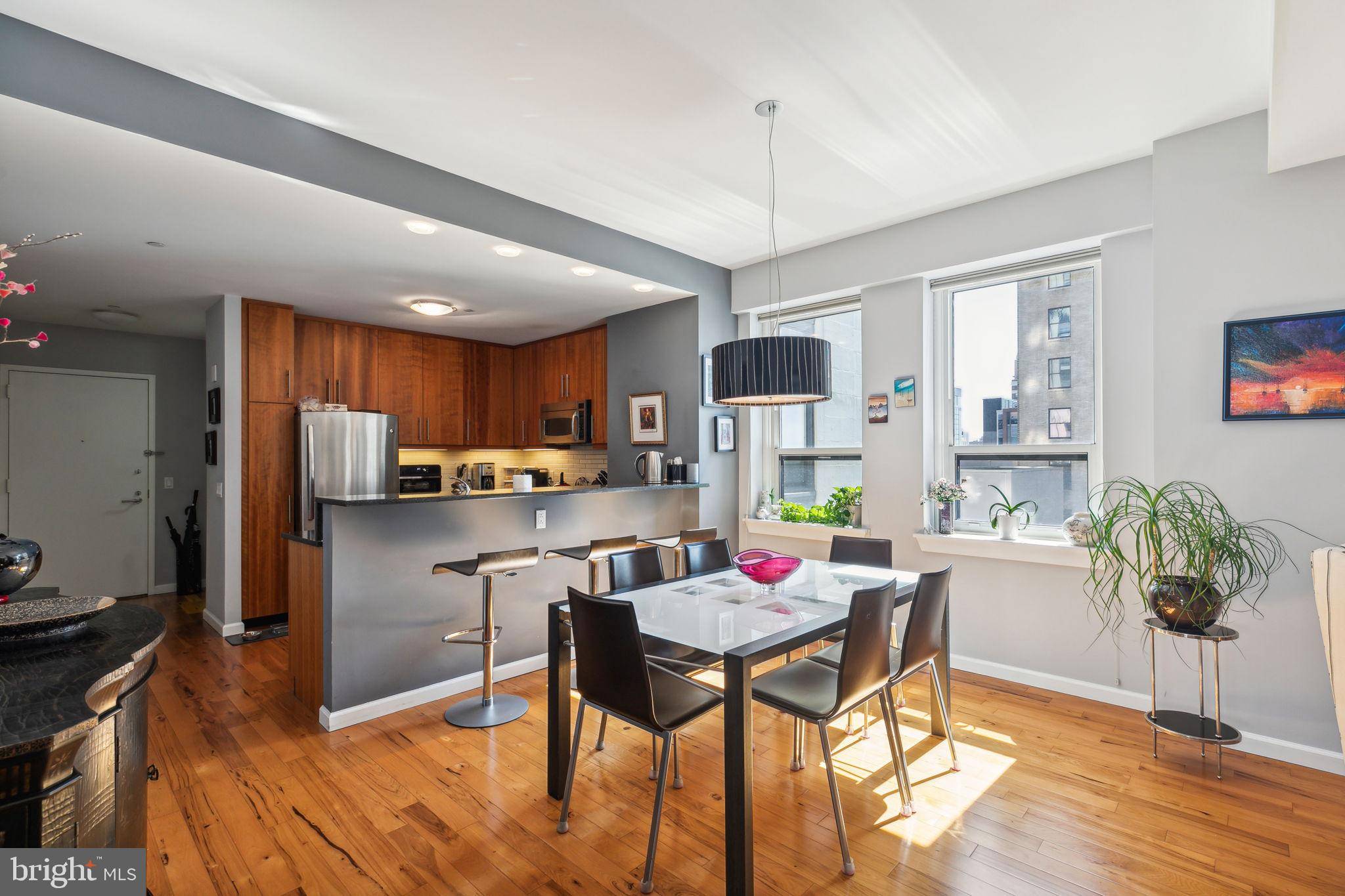 Philadelphia, PA 19102,1425 LOCUST ST #15C